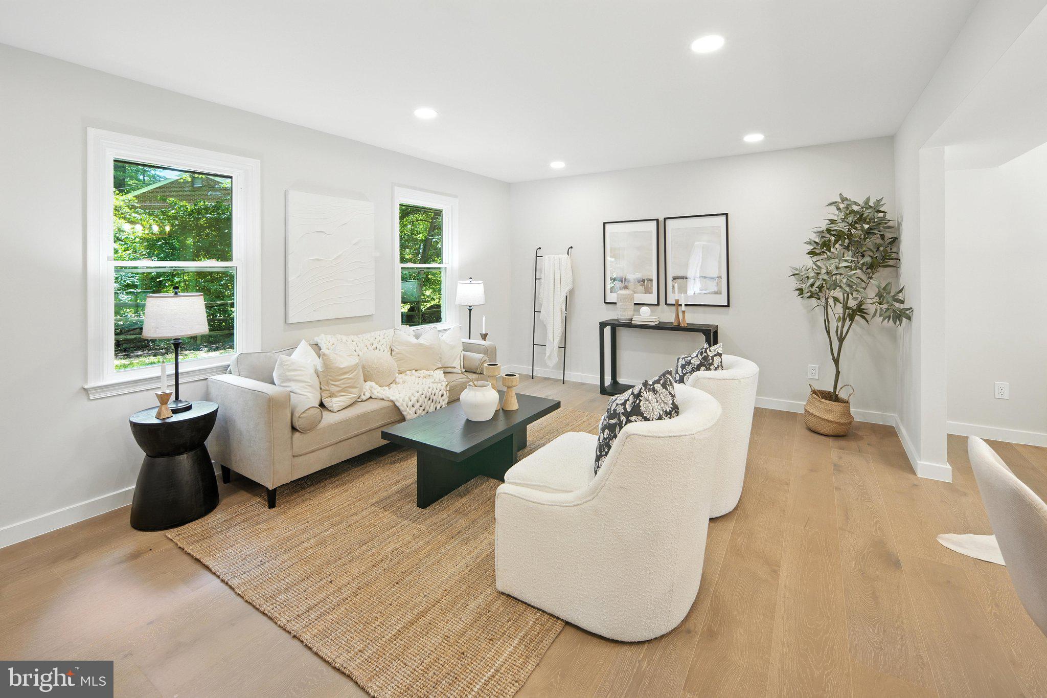 2402 BEEKAY COURT