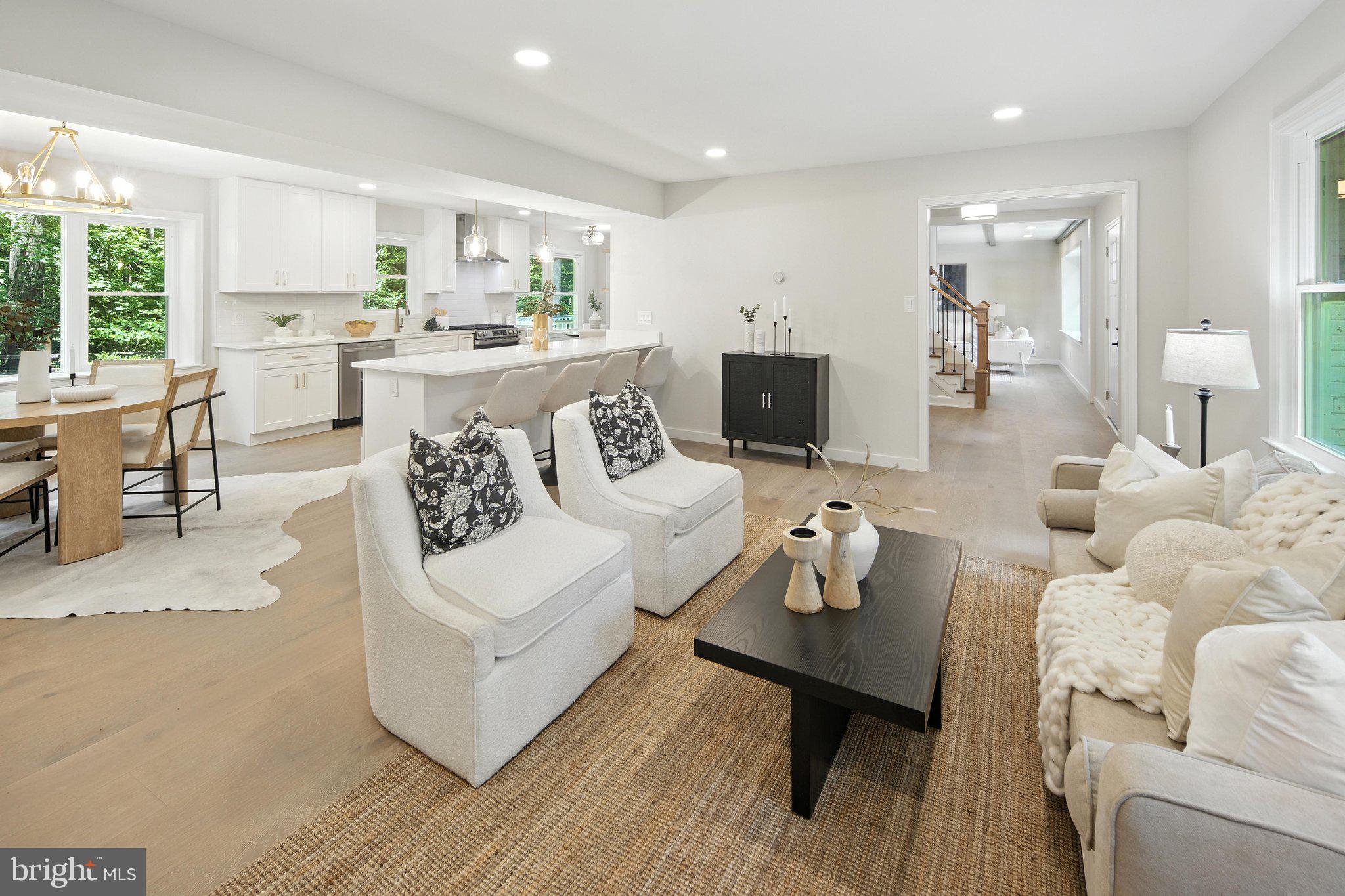 2402 BEEKAY COURT