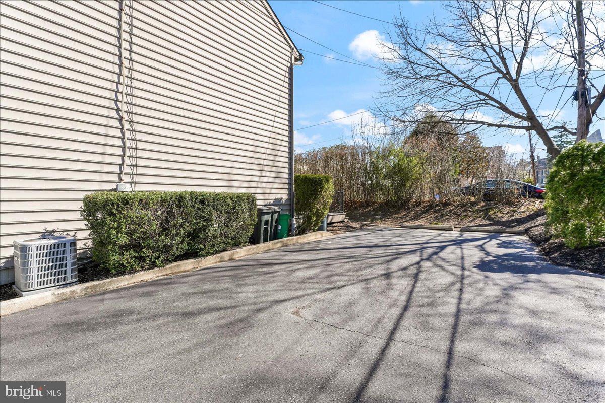 MEDIA - Residential Lease