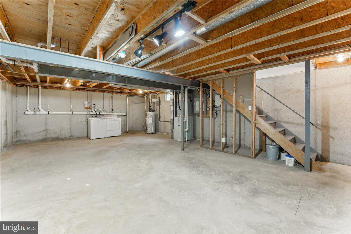 MEDIA - Residential Lease