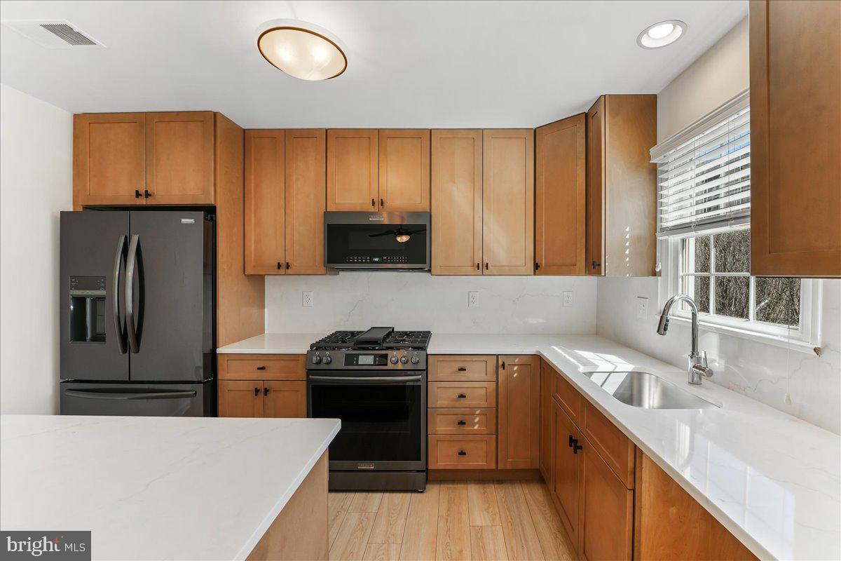 MEDIA - Residential Lease