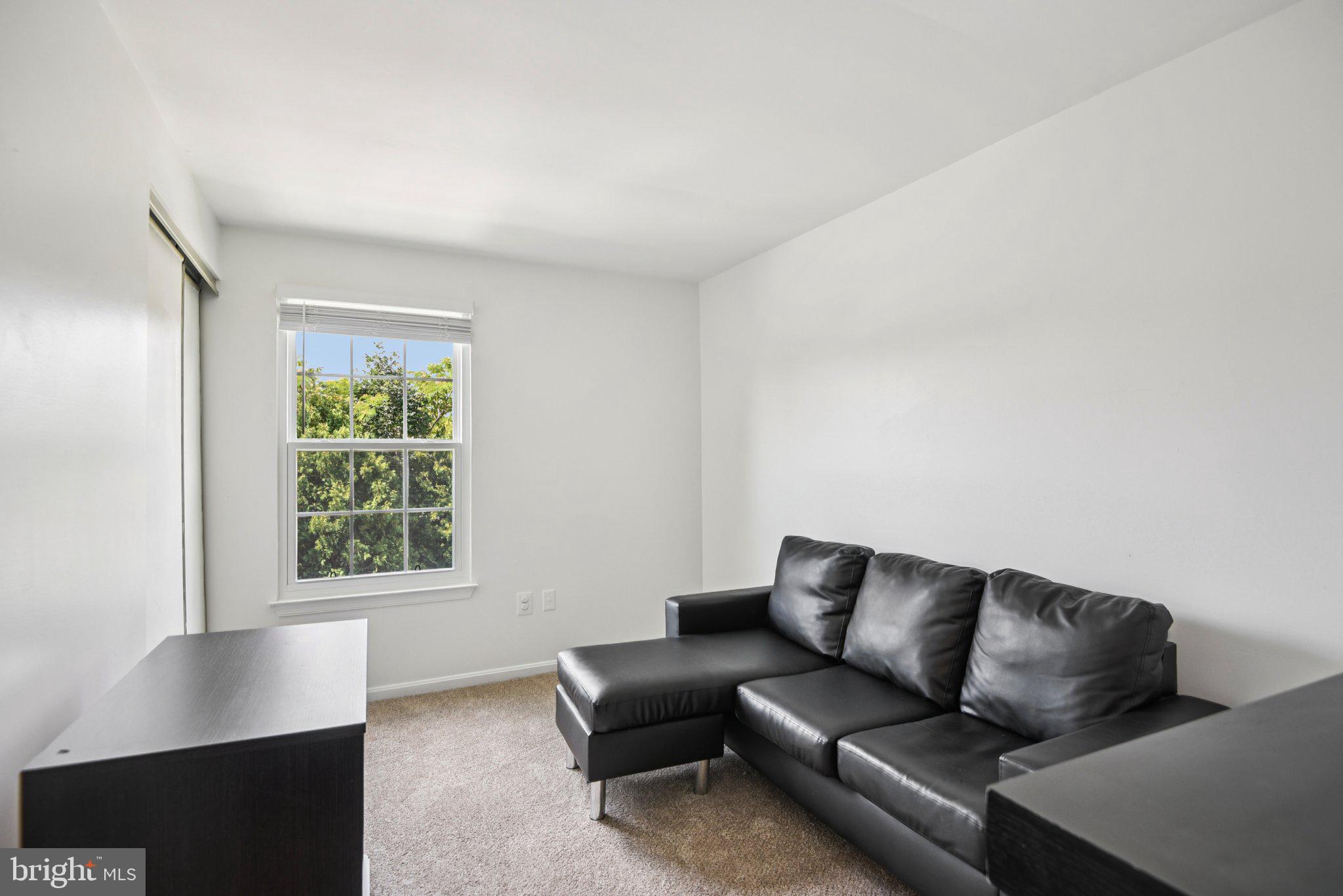 LONGMEAD - Residential