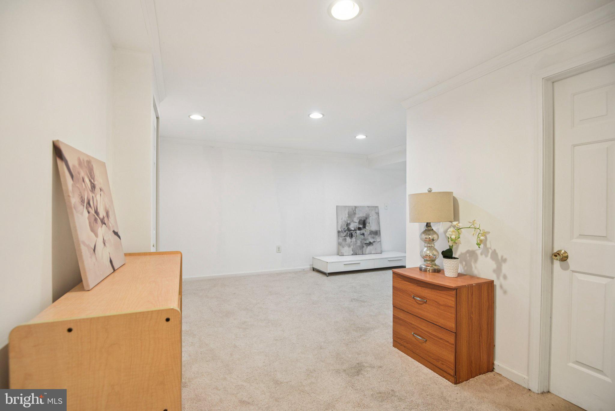 LONGMEAD - Residential