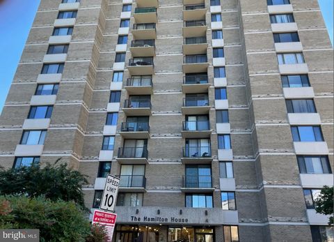 Photo of 4 Monroe Street #4-509, ROCKVILLE, MD 20850 (MLS # MDMC2205484)