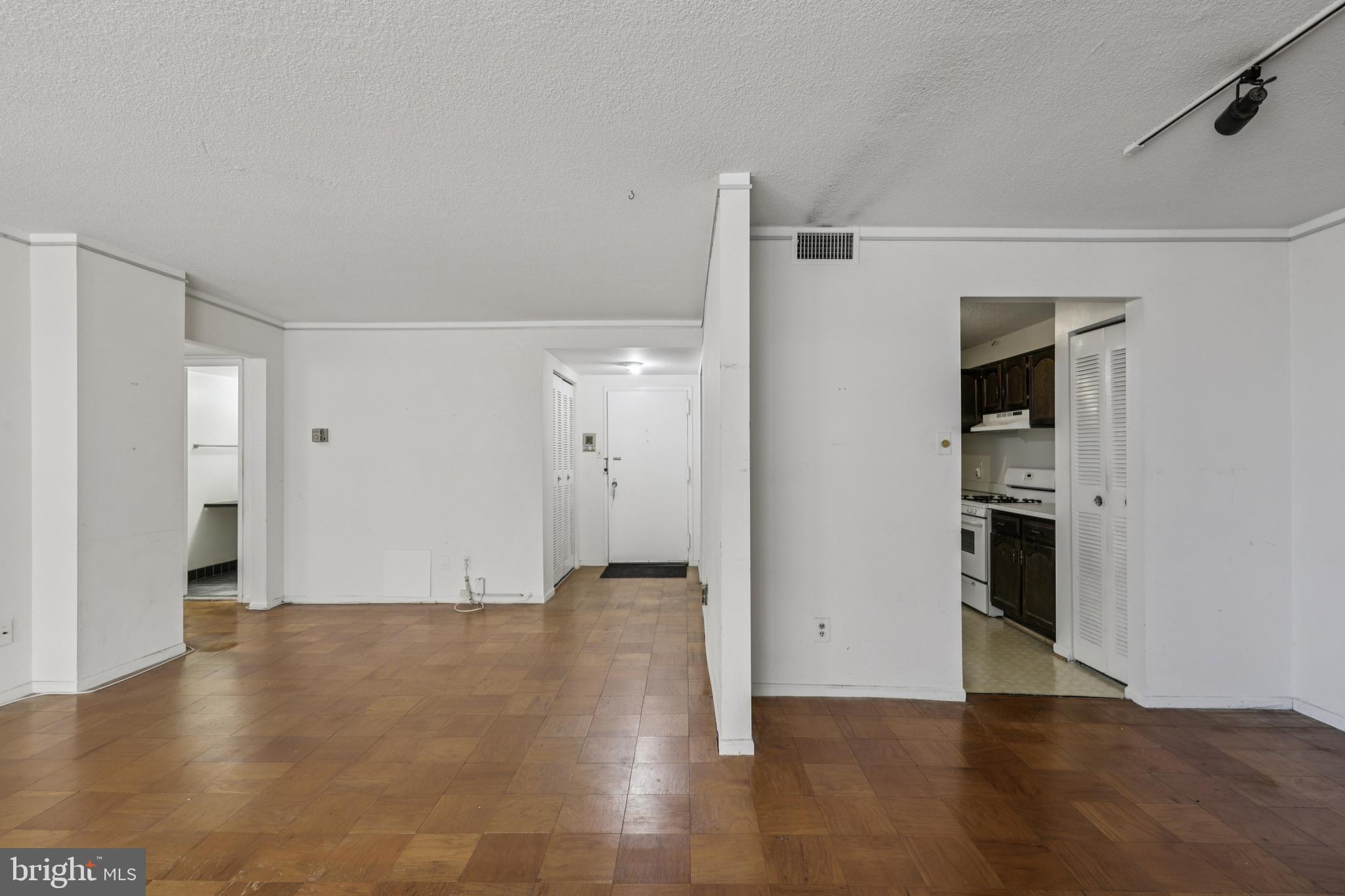 AMERICANA CENTRE - Residential