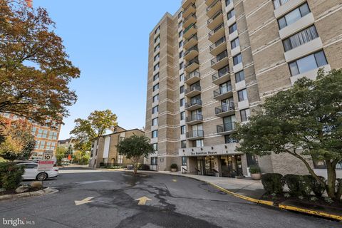 Photo of 4 Monroe Street #4-509, ROCKVILLE, MD 20850 (MLS # MDMC2205484)