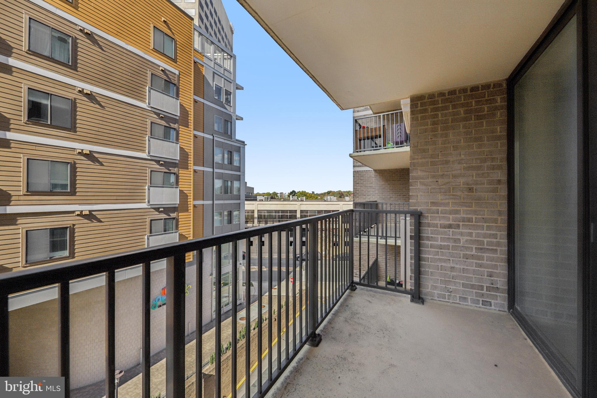 AMERICANA CENTRE - Residential