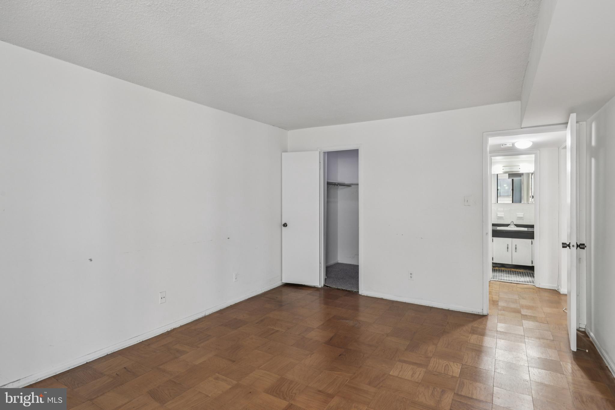 AMERICANA CENTRE - Residential