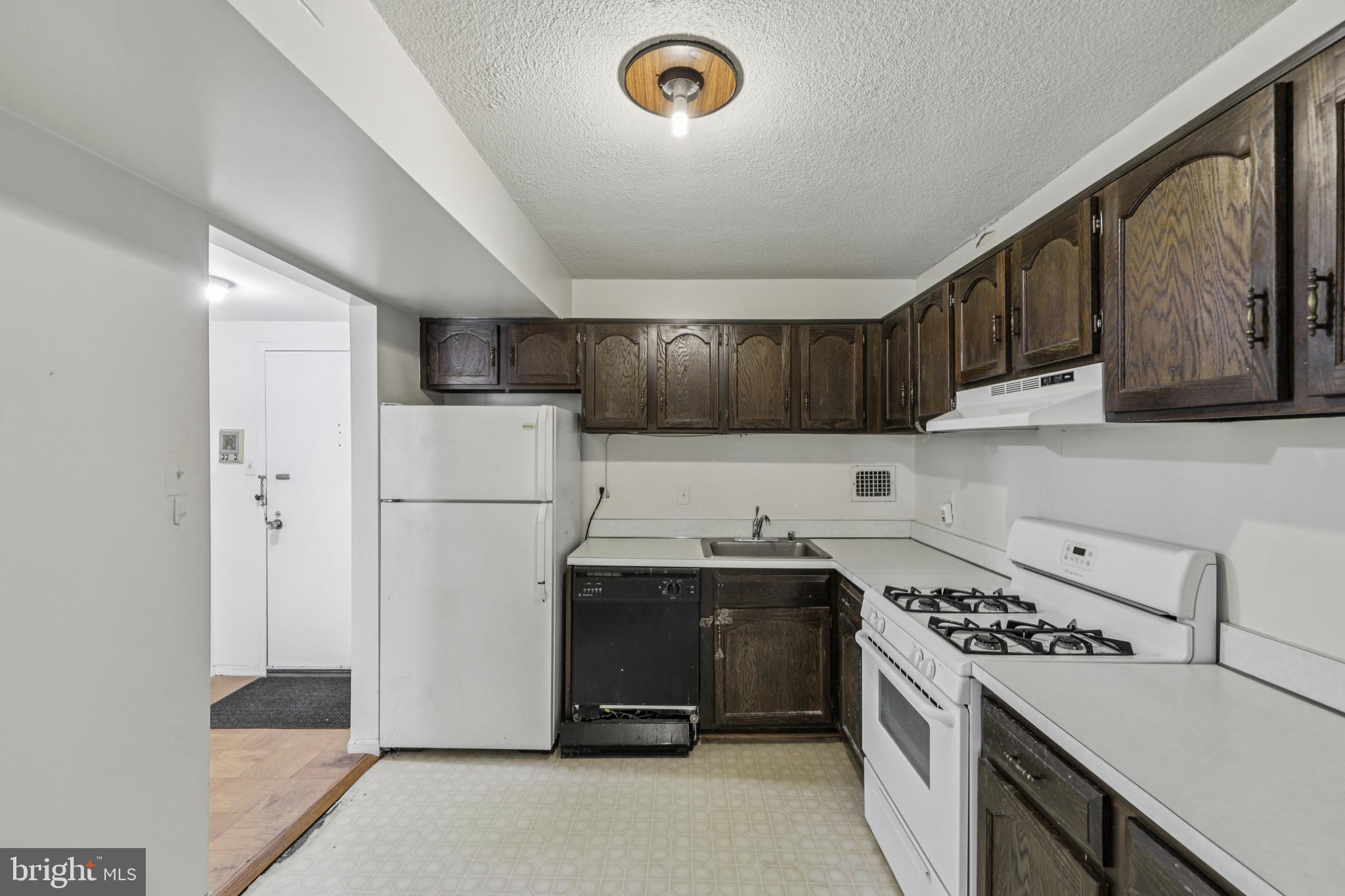 AMERICANA CENTRE - Residential