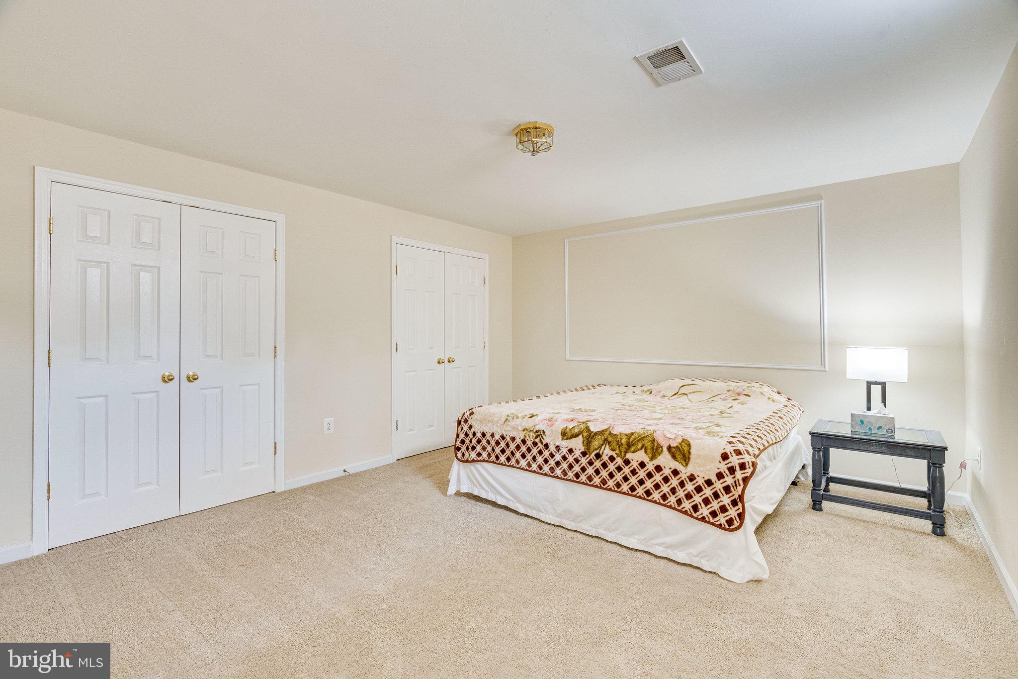 BLUE SPRING FARM - Residential