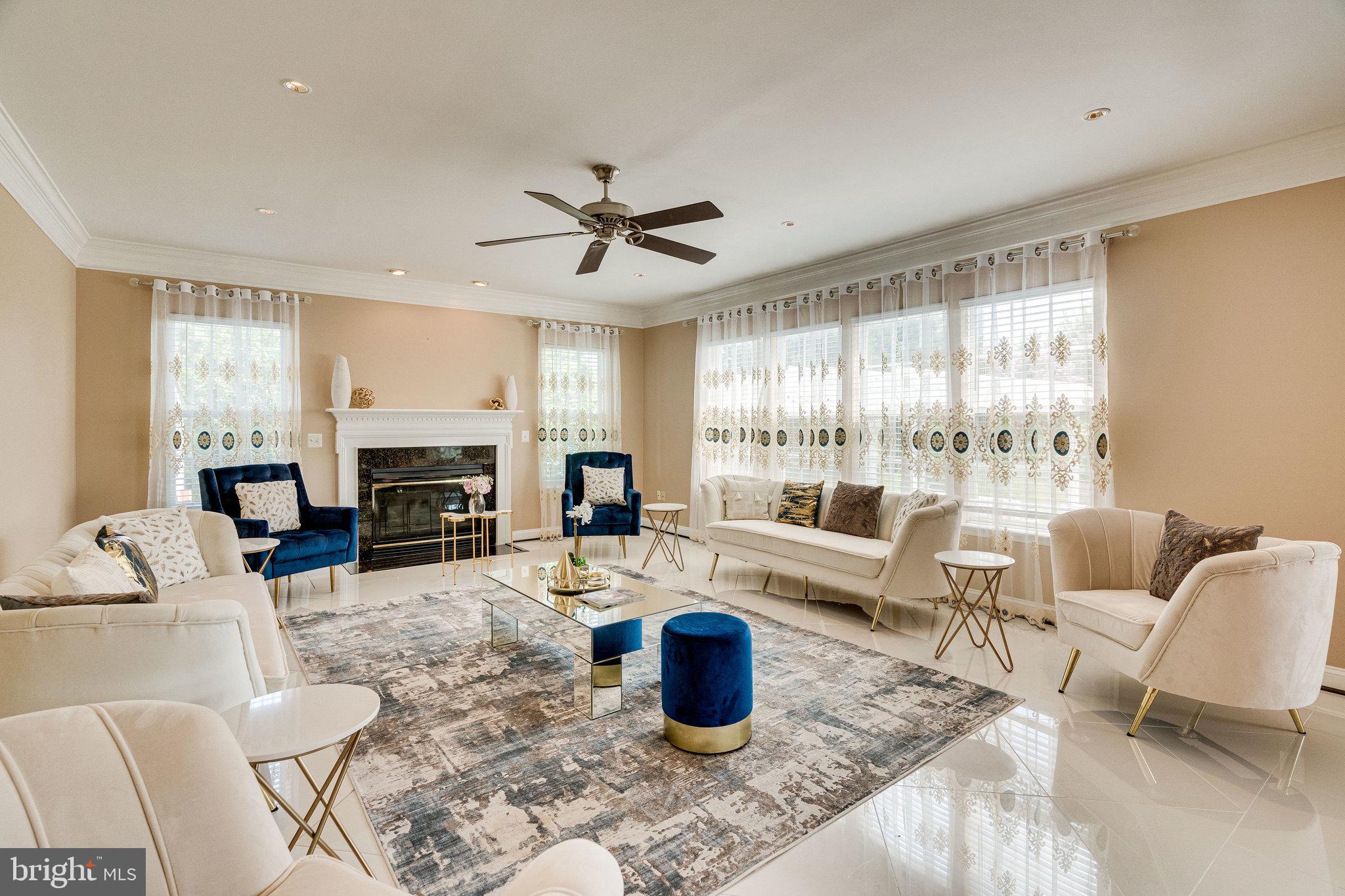 BLUE SPRING FARM - Residential