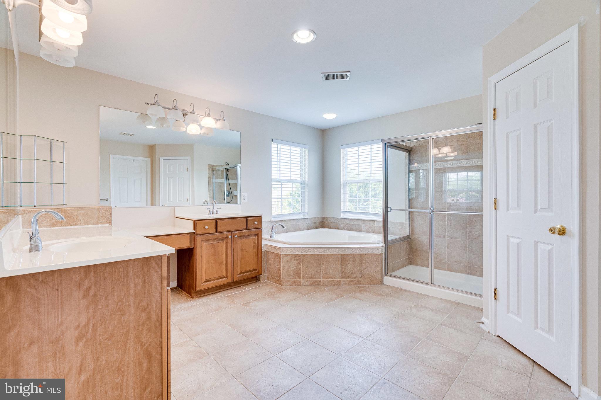 BLUE SPRING FARM - Residential