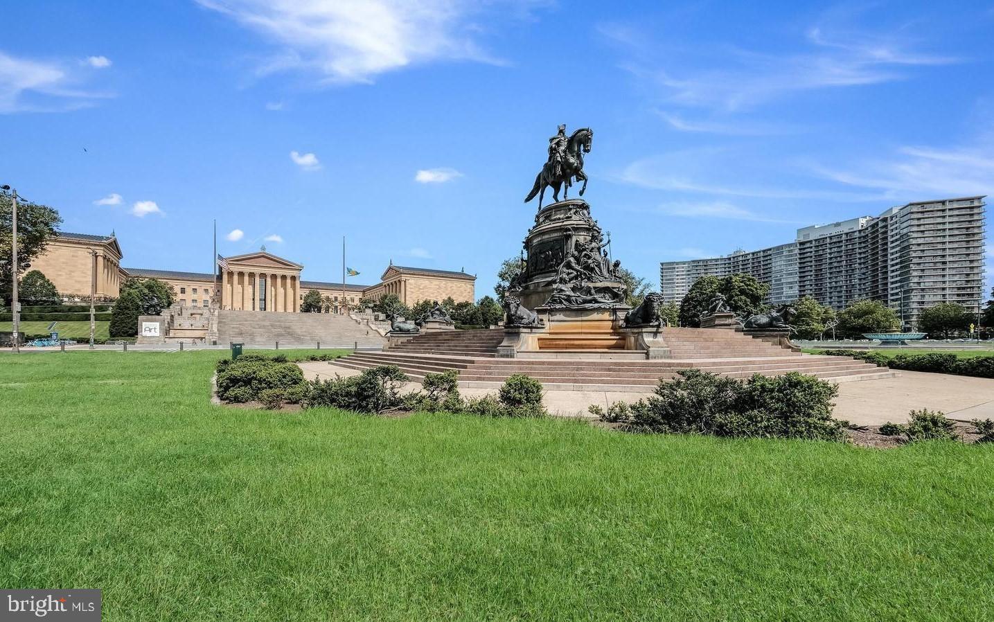 ART MUSEUM AREA - Residential