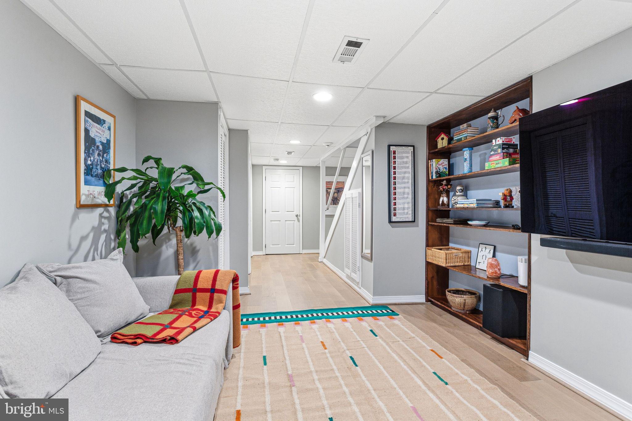 ART MUSEUM AREA - Residential