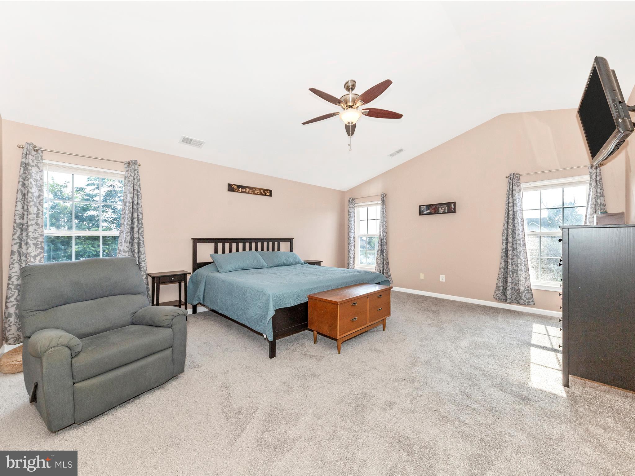 NEW TOWN MEADOWS - Residential