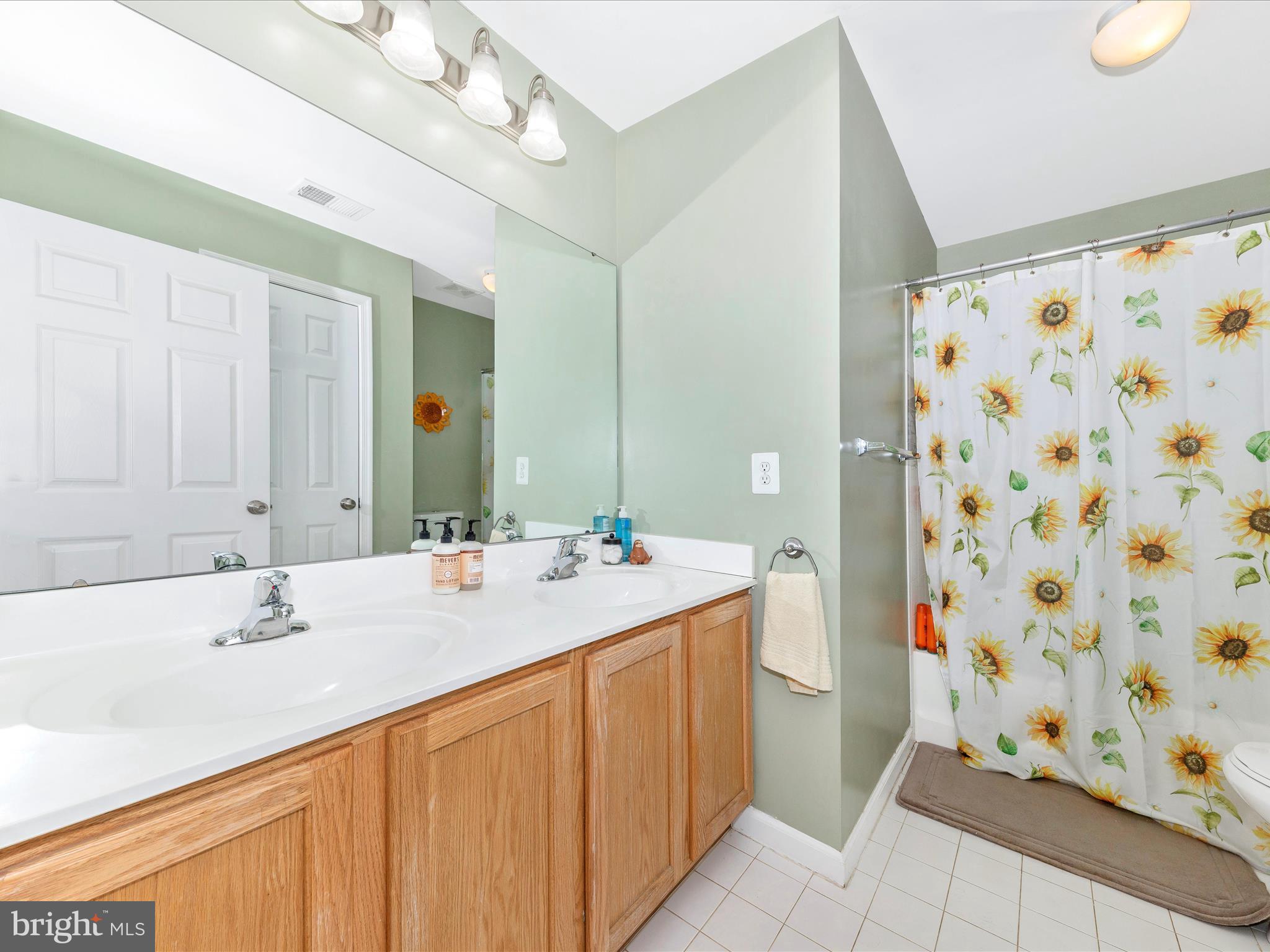 NEW TOWN MEADOWS - Residential