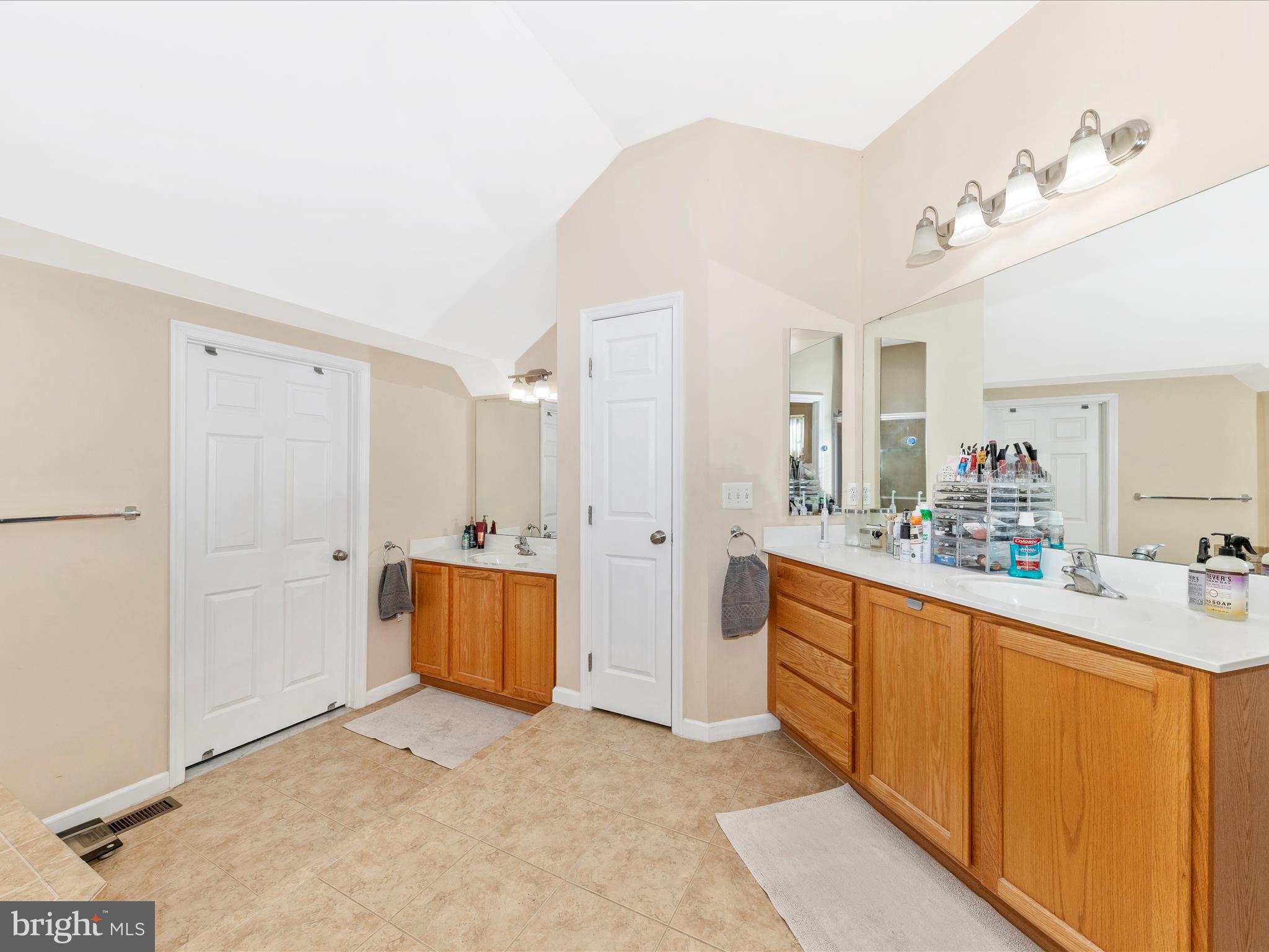 NEW TOWN MEADOWS - Residential