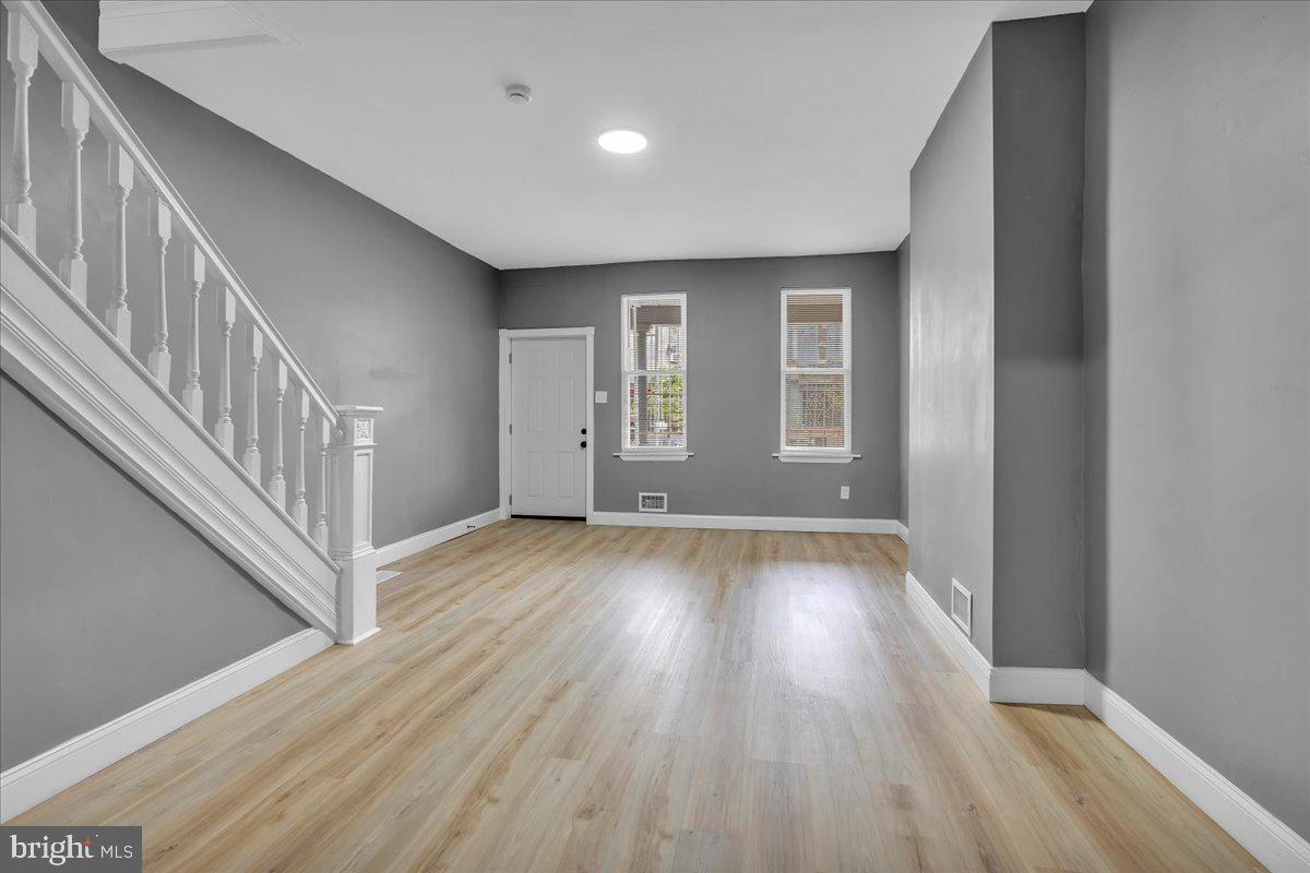906 N 4TH STREET