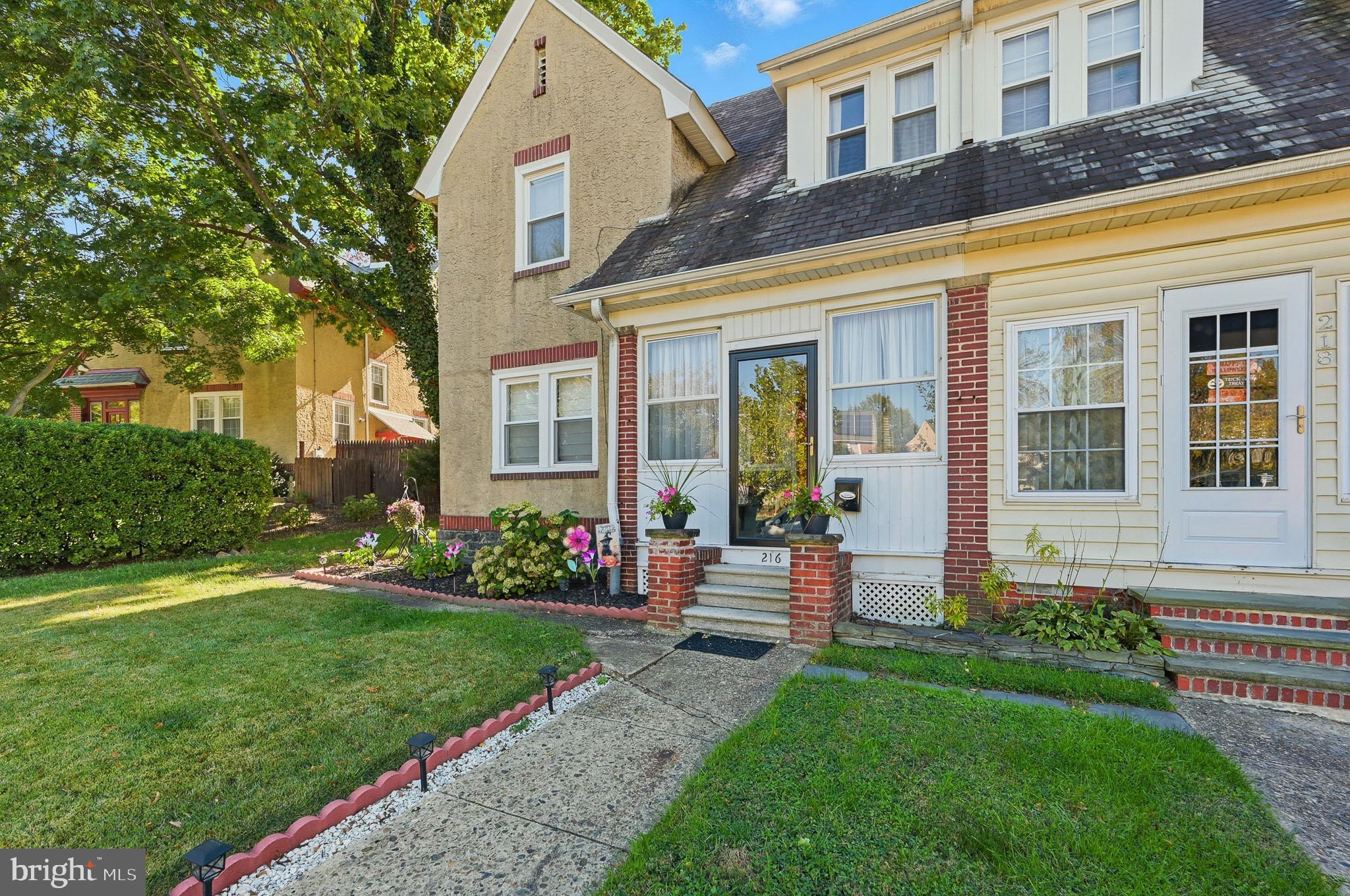 216 S BANCROFT PARKWAY