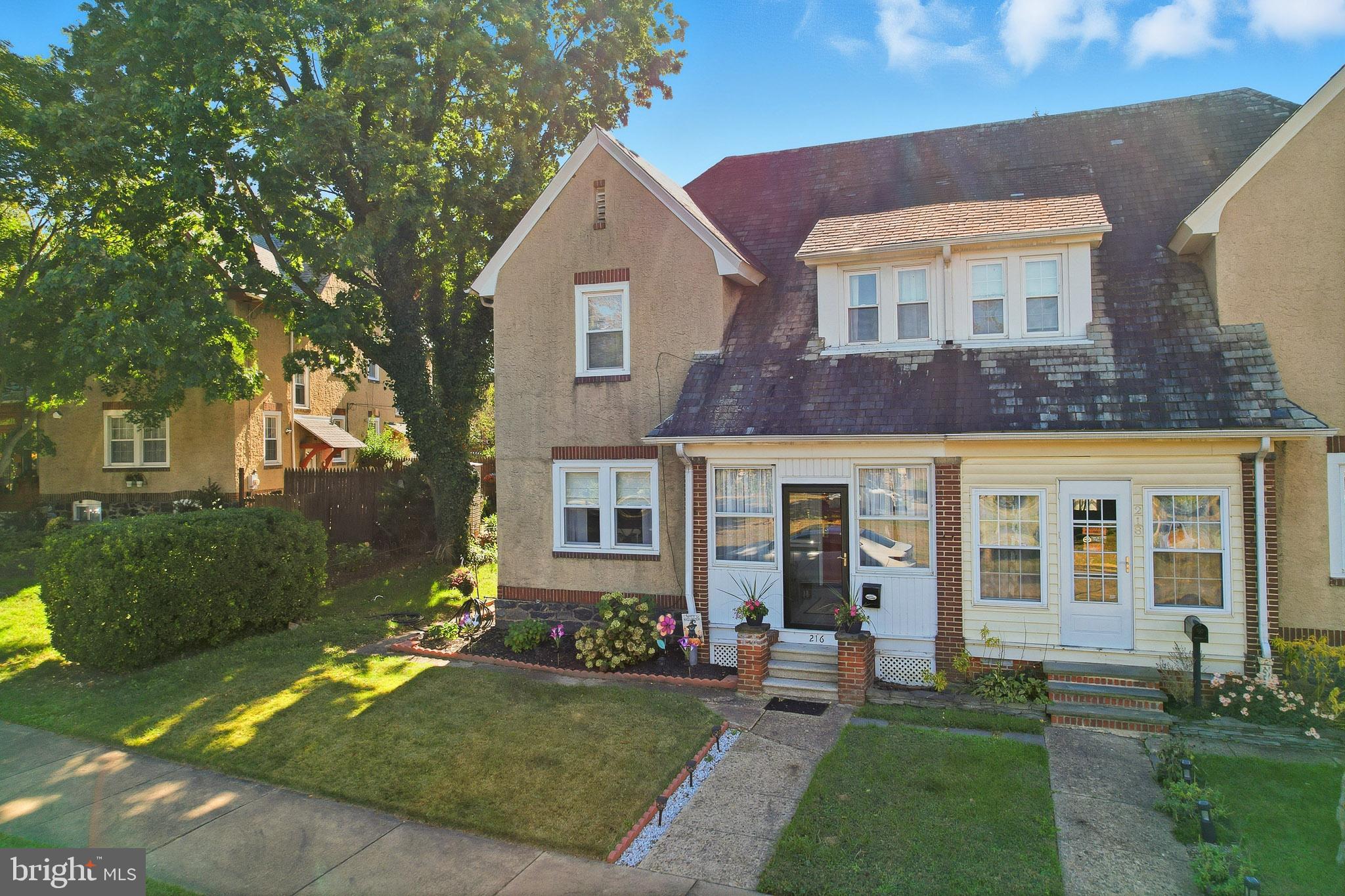 216 S BANCROFT PARKWAY