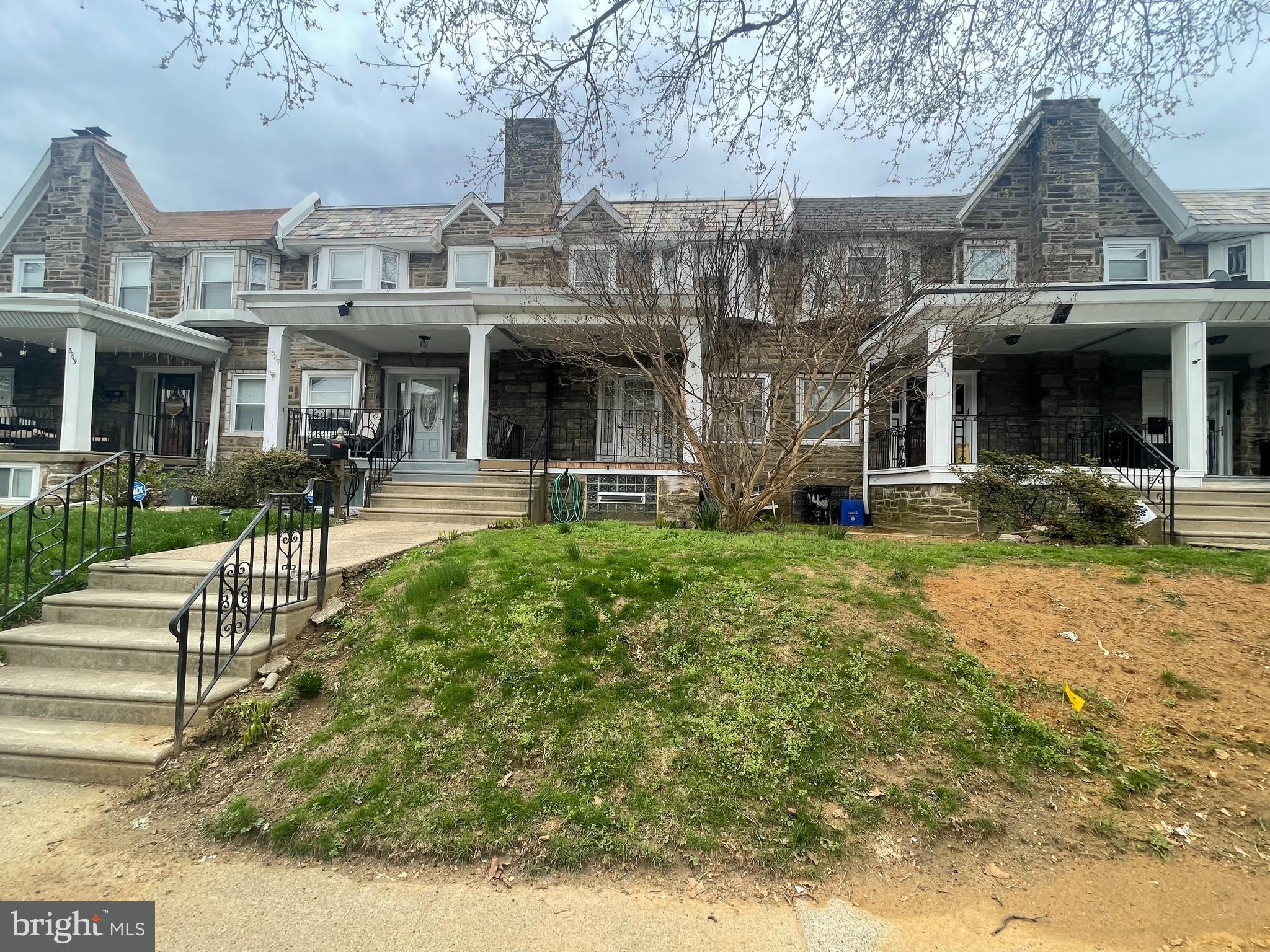 OXFORD CIRCLE - Residential