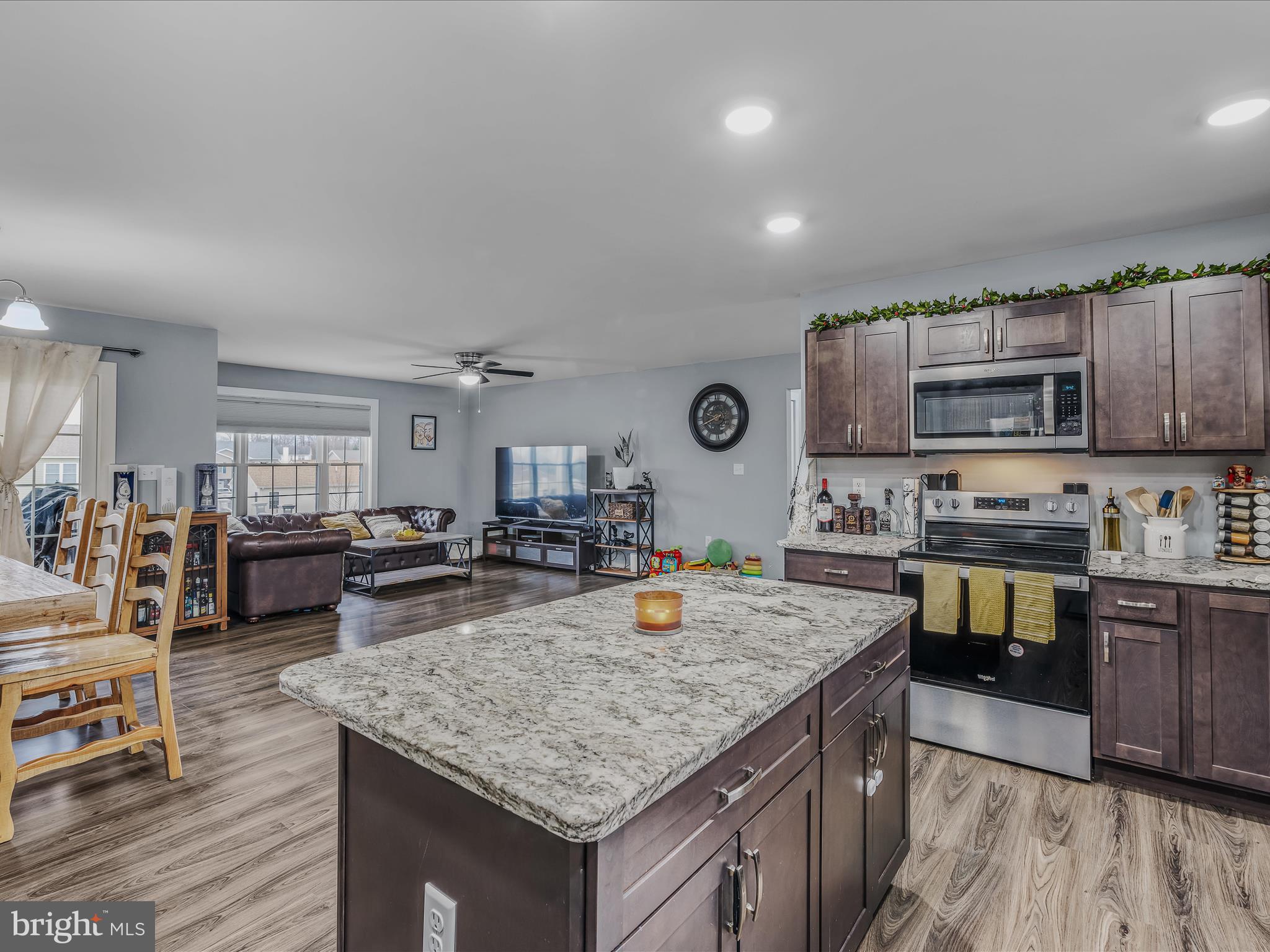 PEBBLE RIDGE - Residential