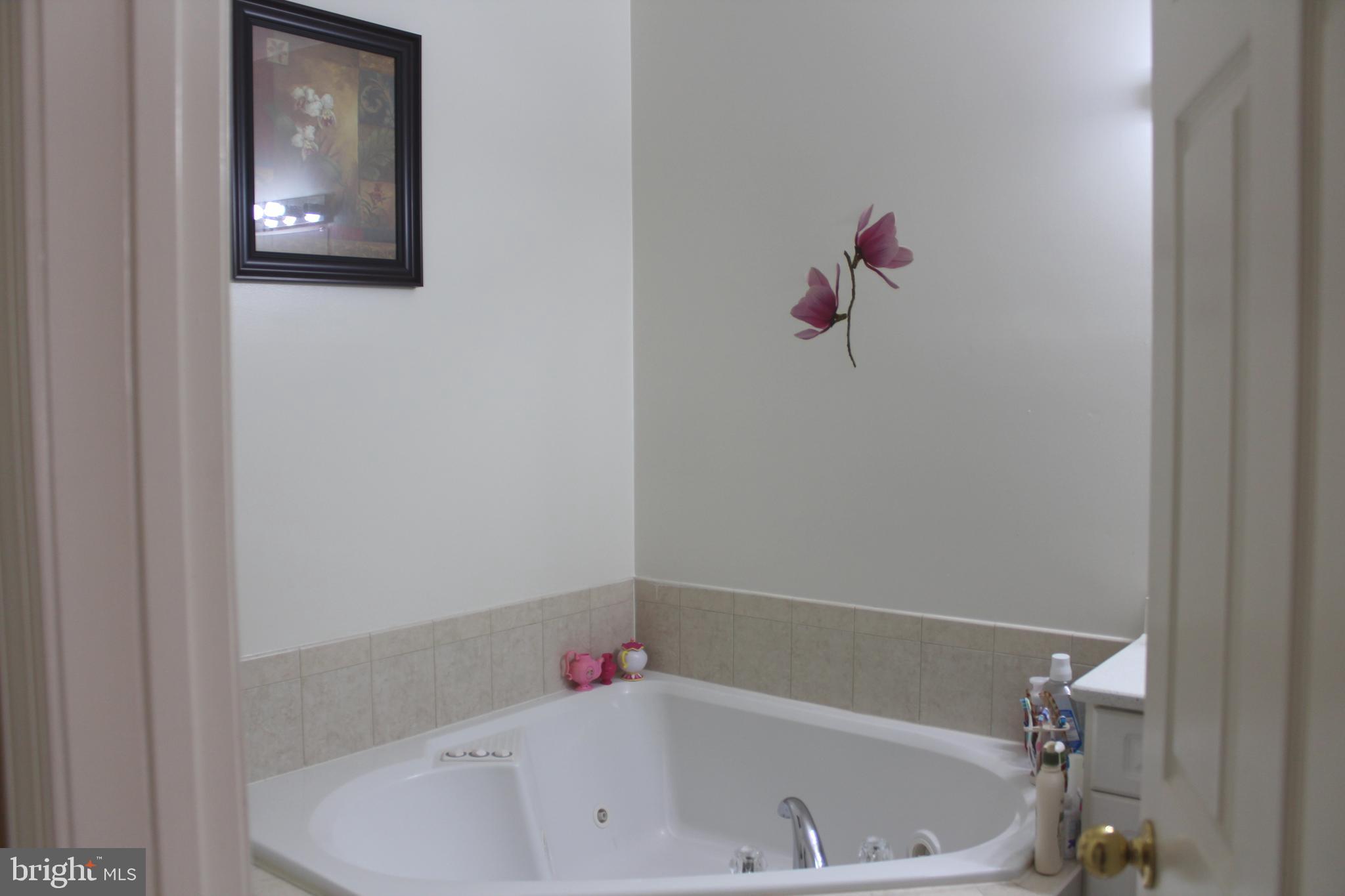 WESTBRIAR PLAZA - Residential Lease