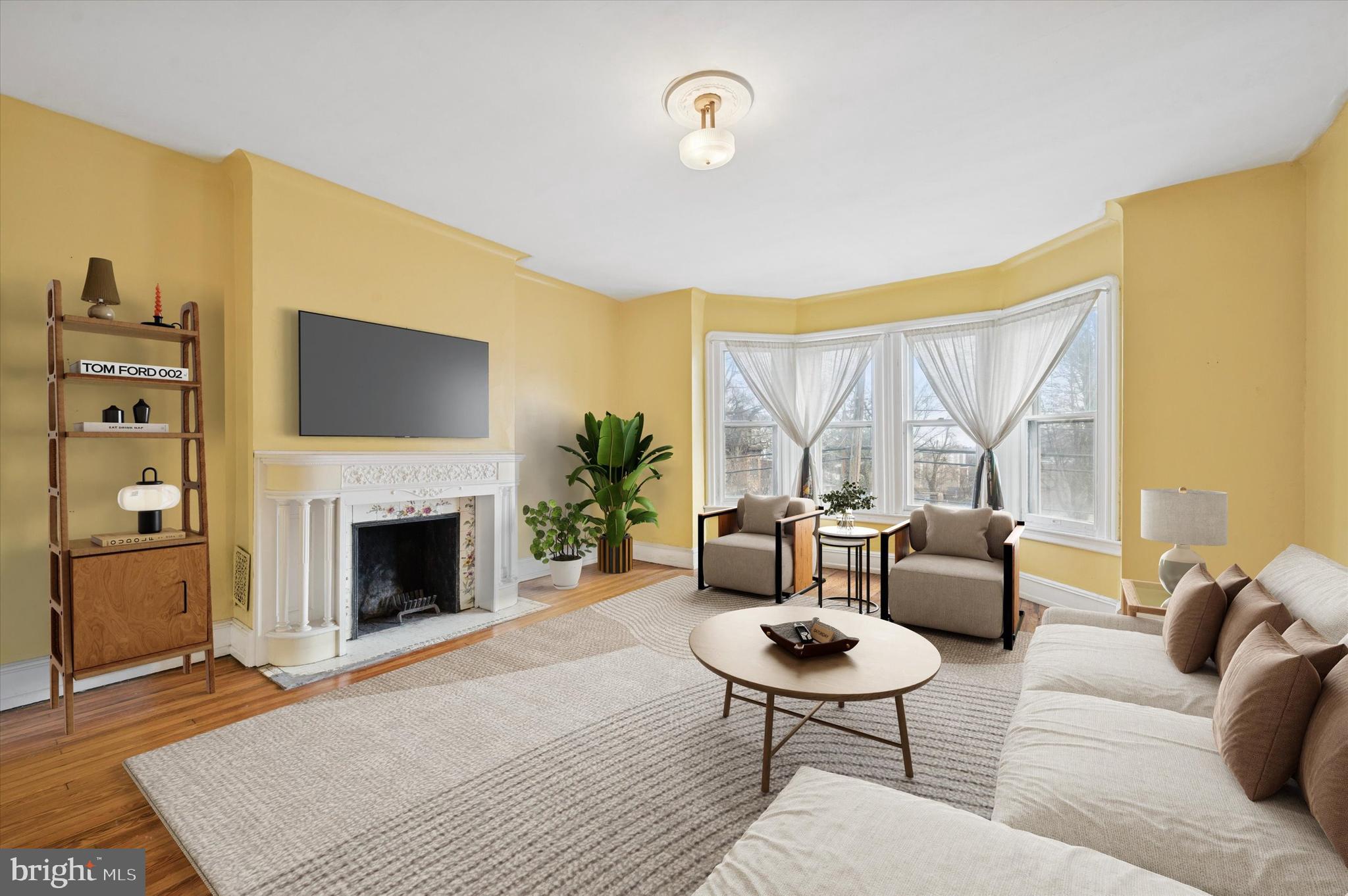 UNIVERSITY CITY - Residential Income