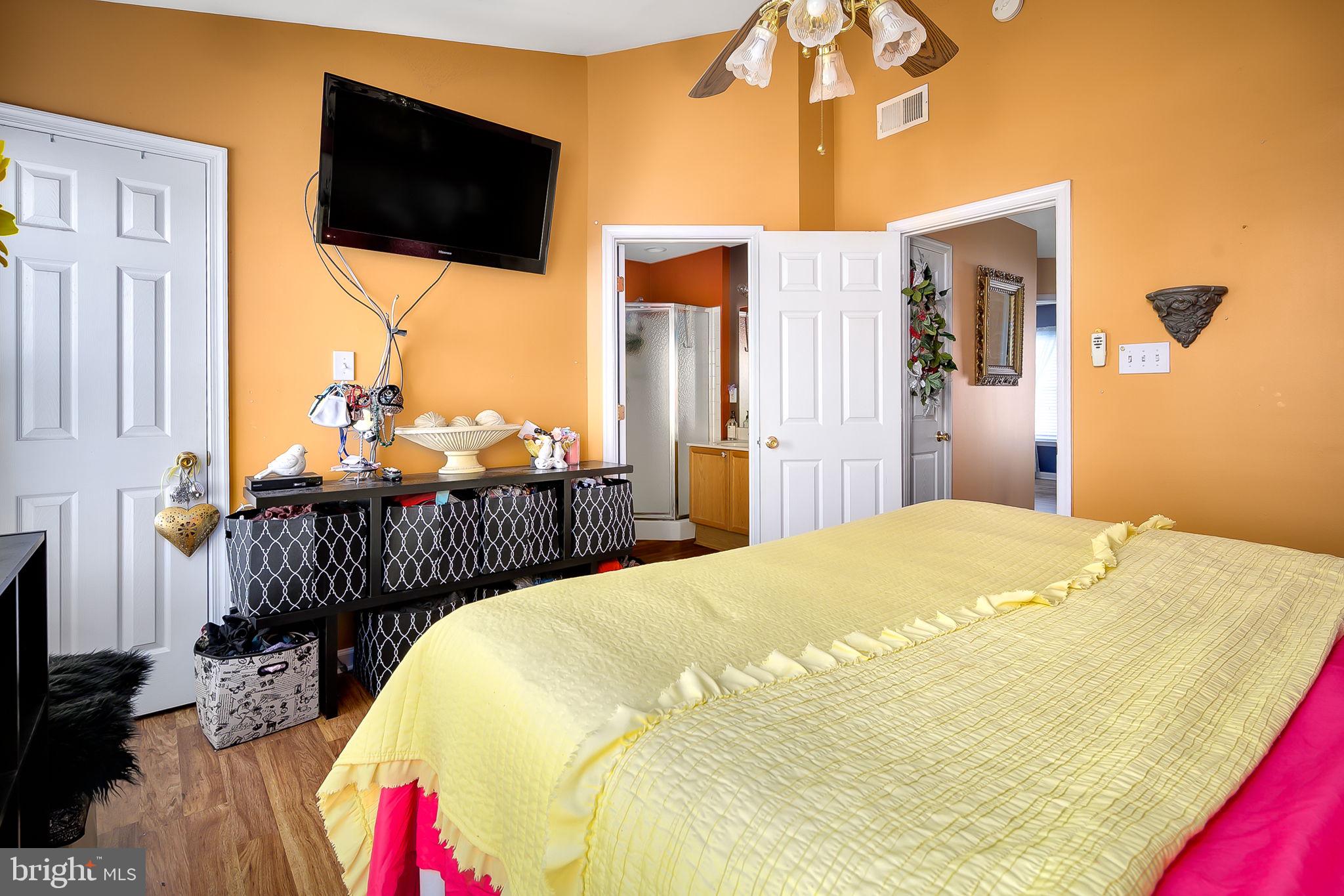 COUNTY GREEN - Residential