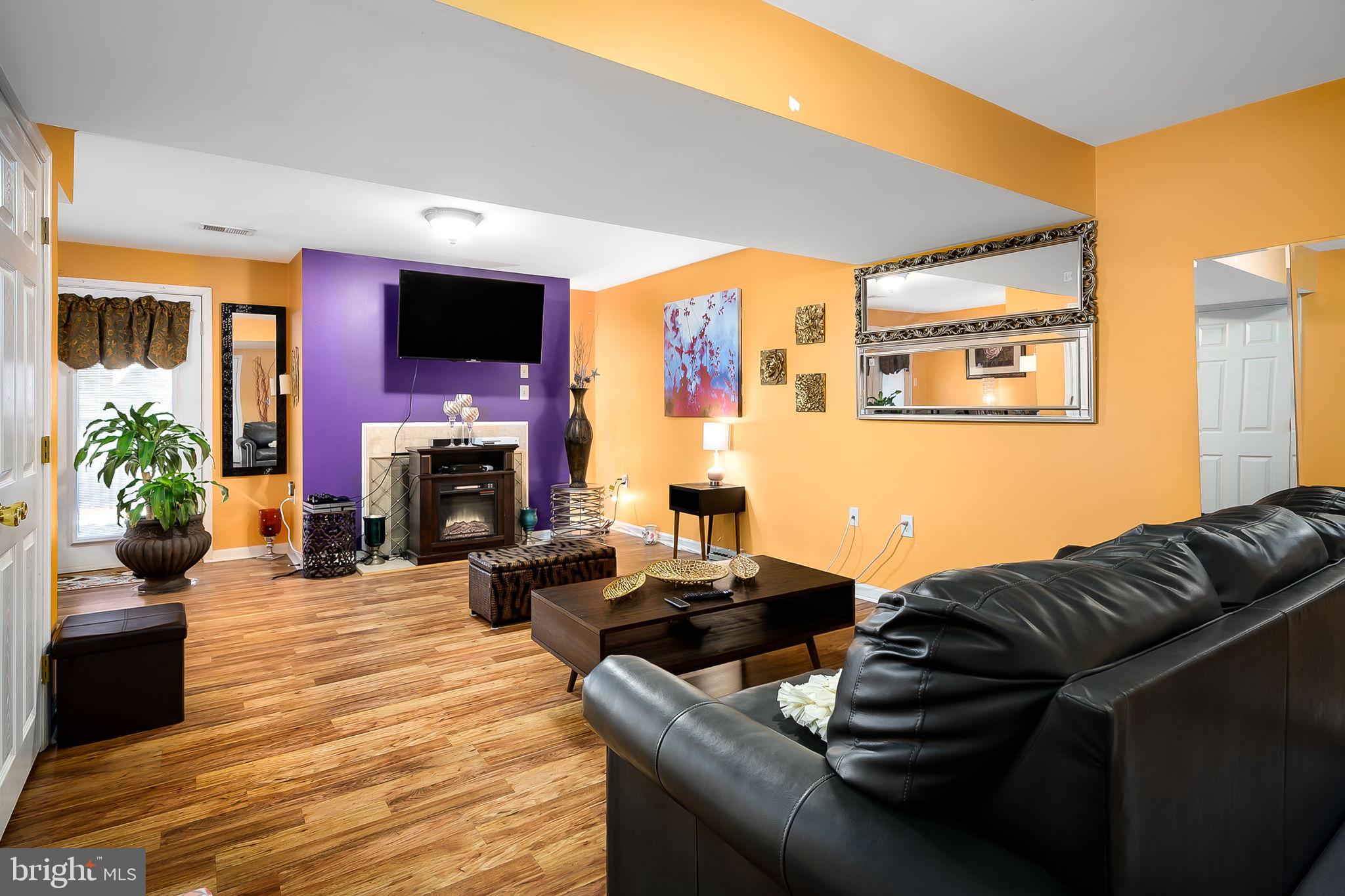 COUNTY GREEN - Residential