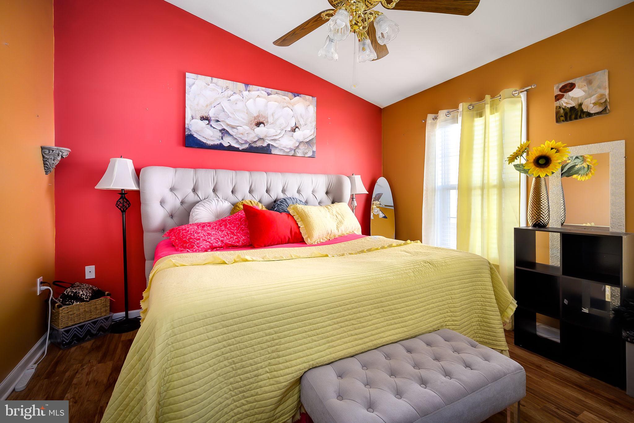 COUNTY GREEN - Residential