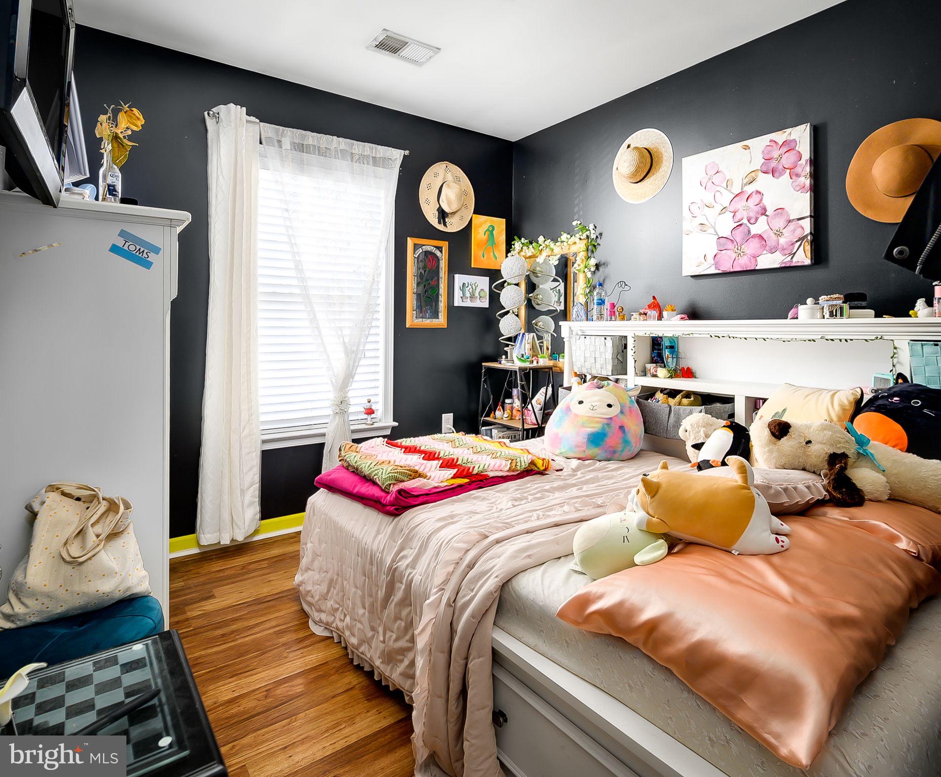 COUNTY GREEN - Residential