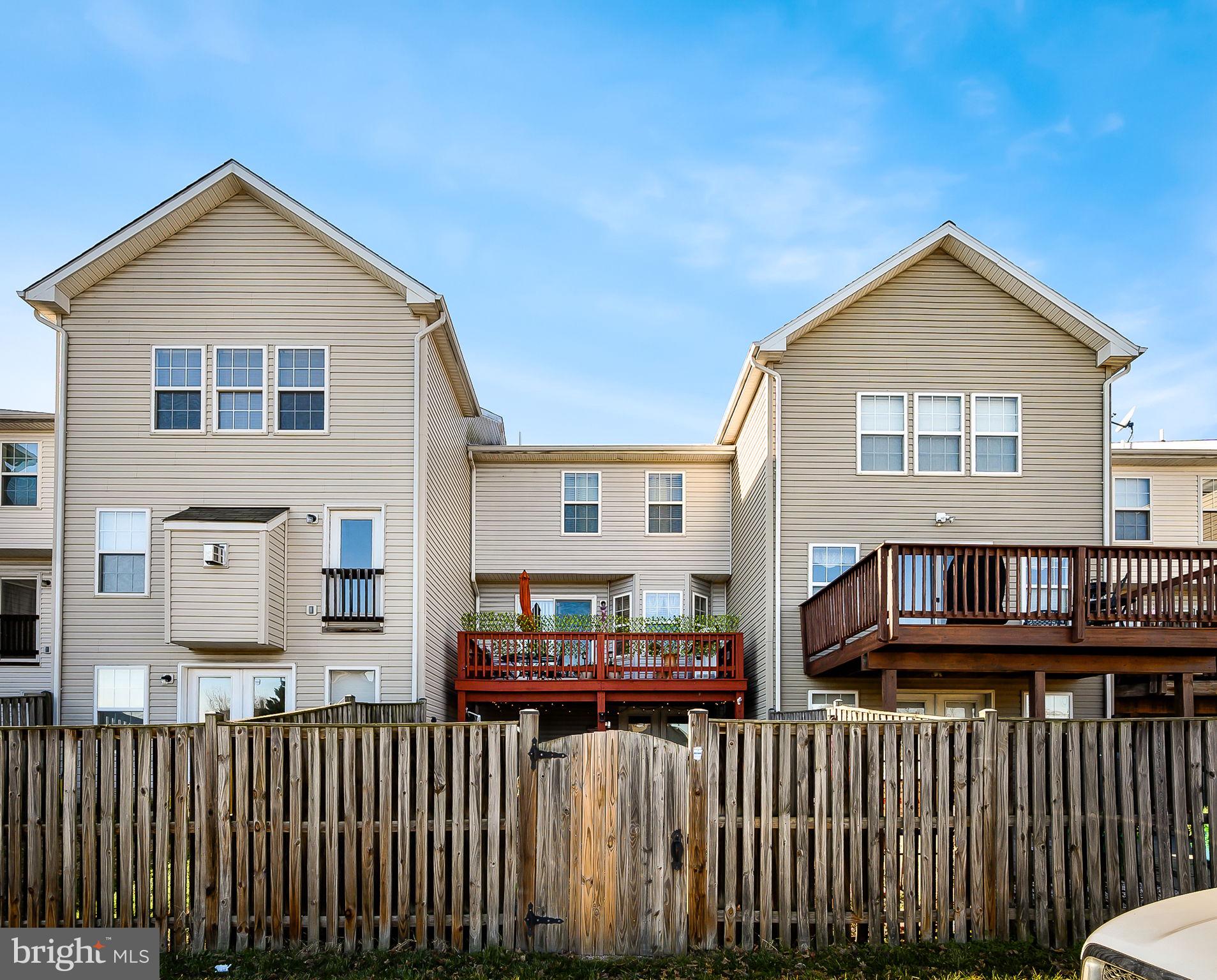 COUNTY GREEN - Residential