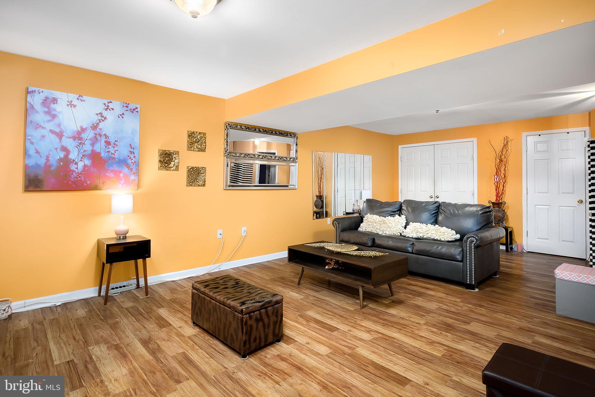 COUNTY GREEN - Residential