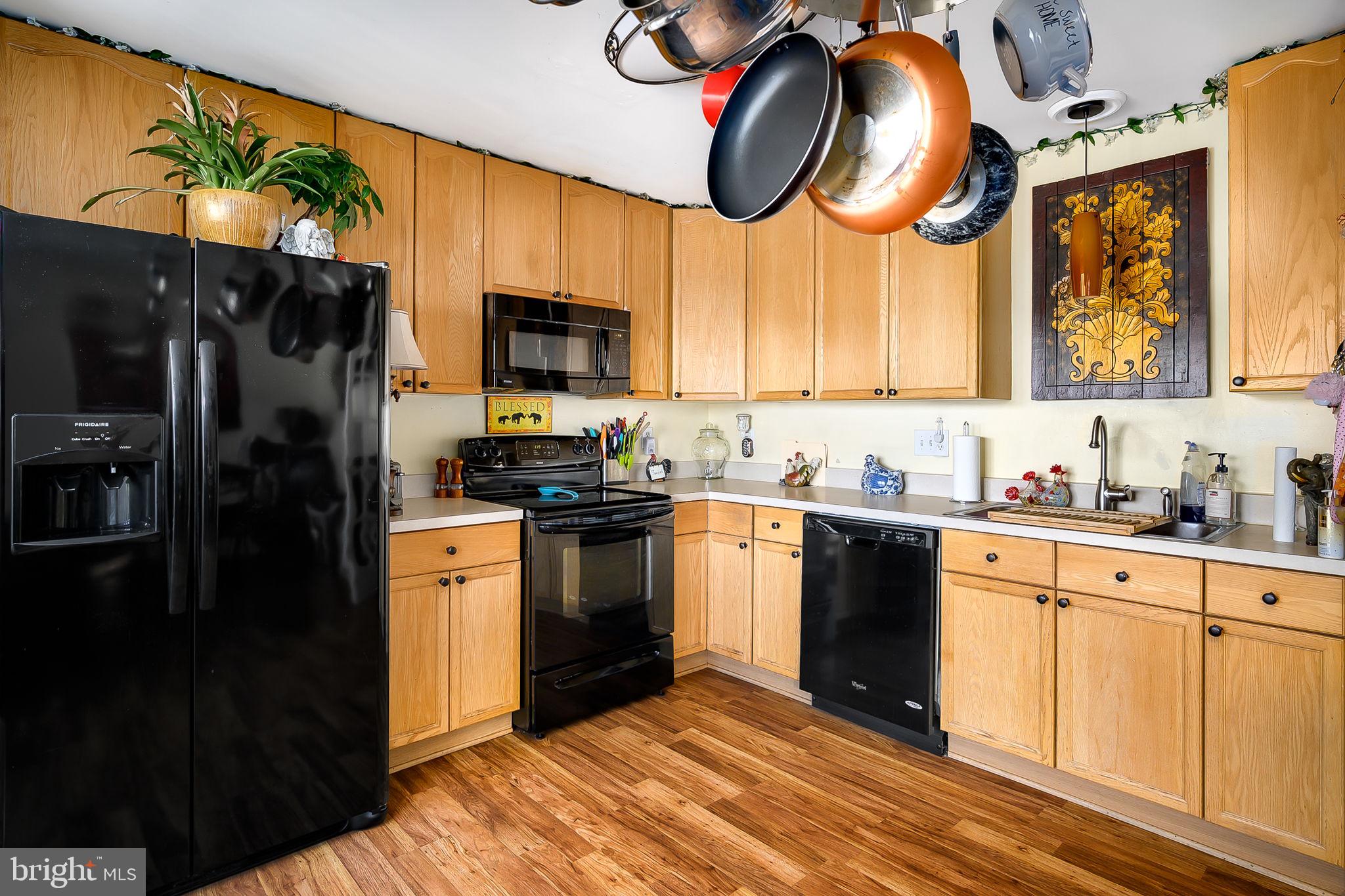 COUNTY GREEN - Residential