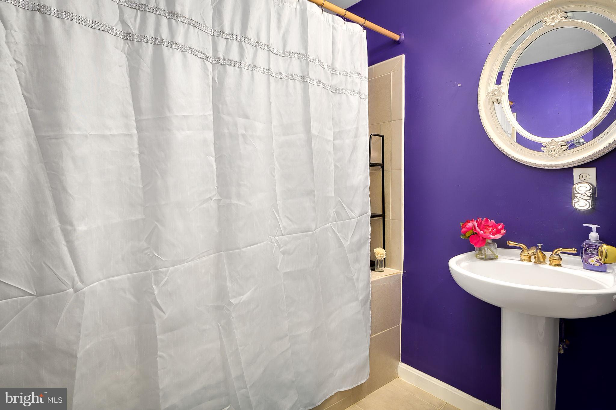 COUNTY GREEN - Residential