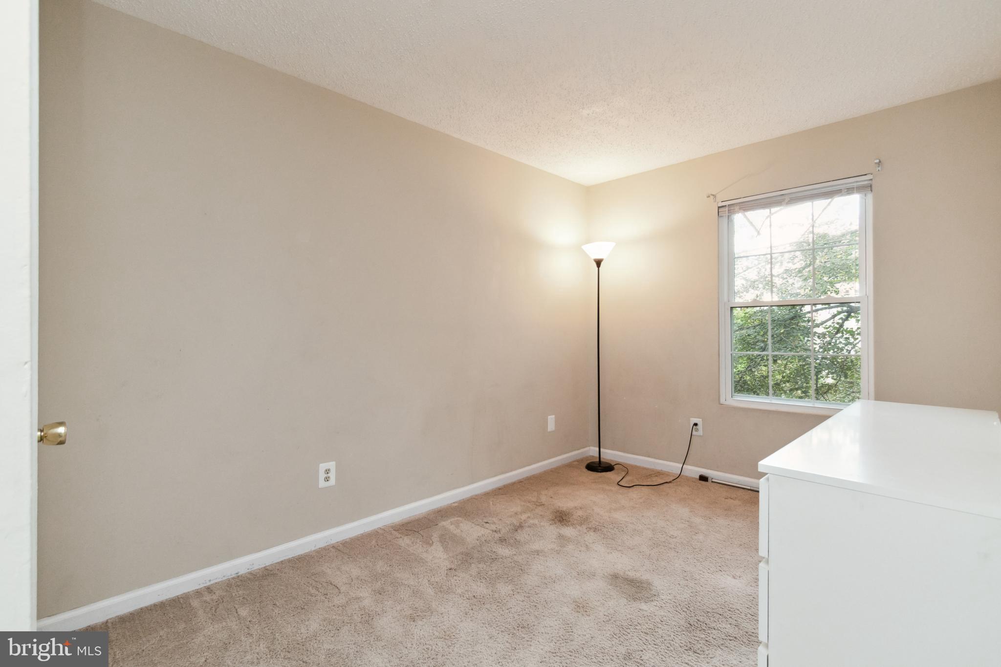 HUNTERS SQUARE - Residential Lease