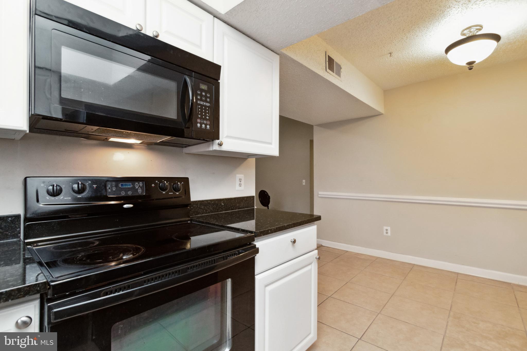 HUNTERS SQUARE - Residential Lease