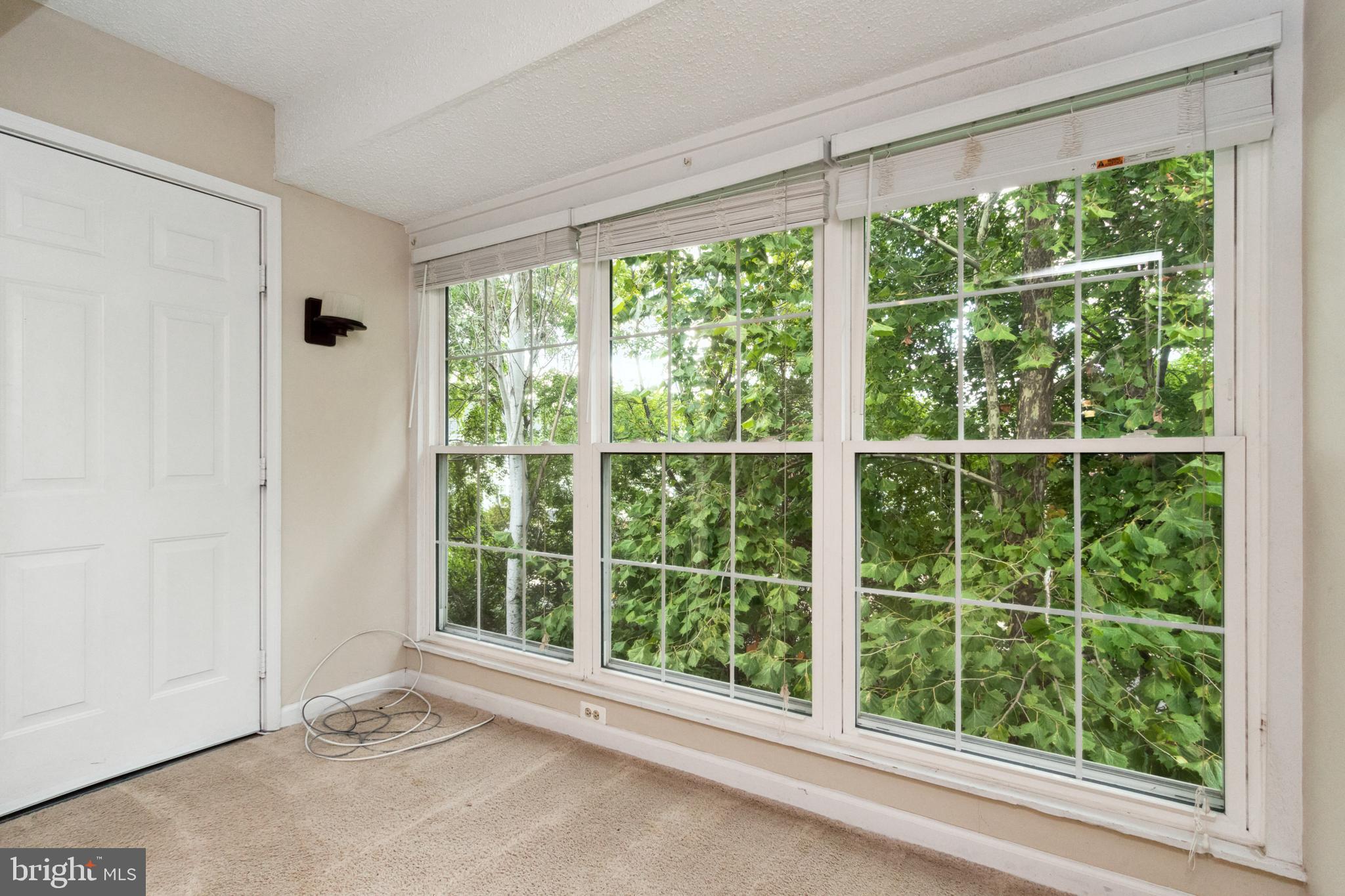 HUNTERS SQUARE - Residential Lease