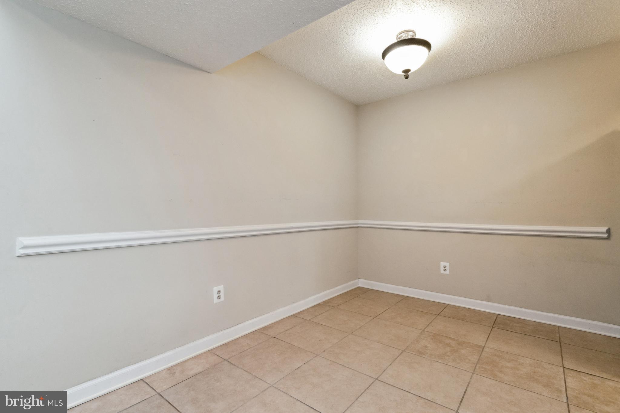 HUNTERS SQUARE - Residential Lease