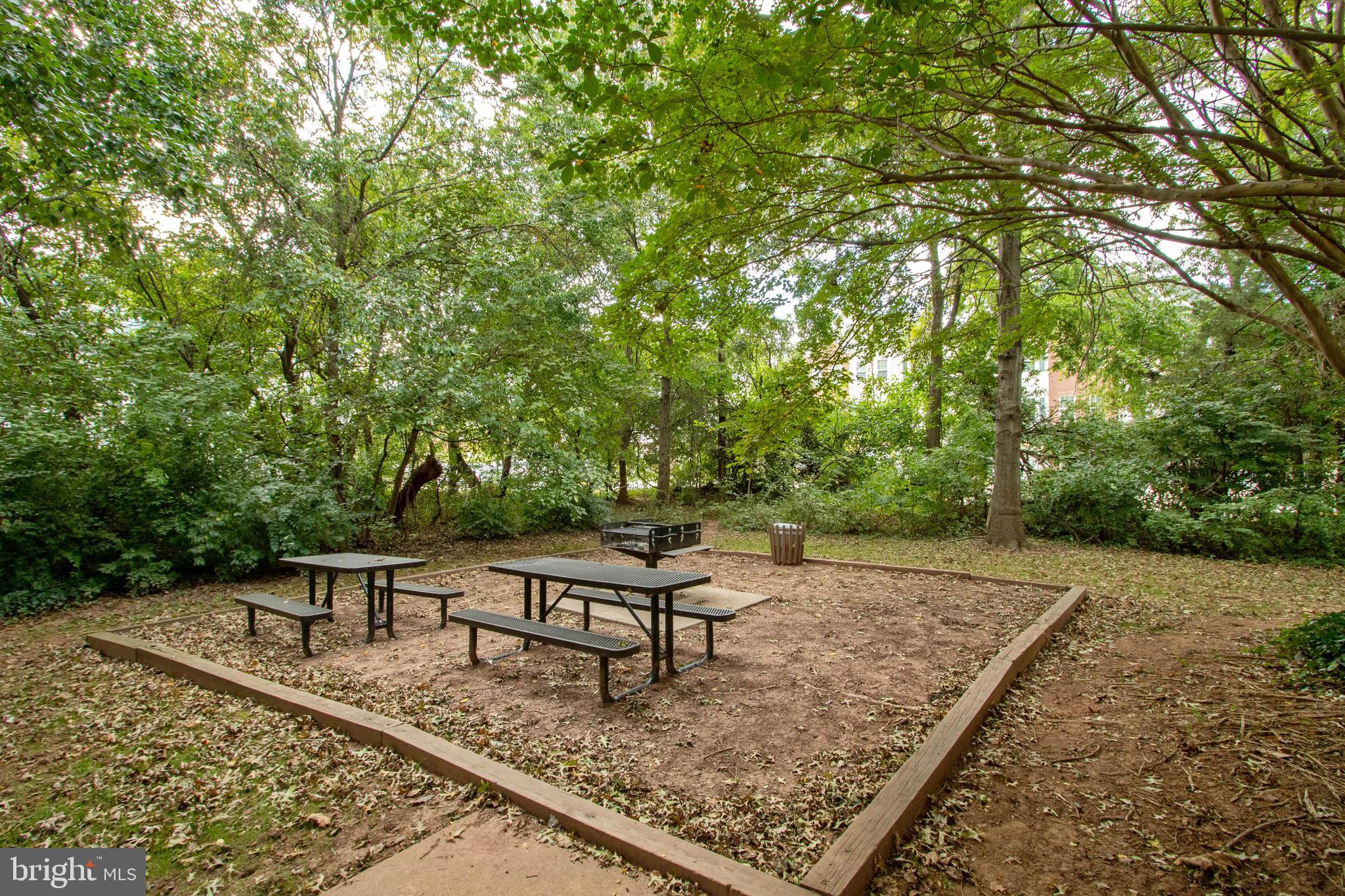 HUNTERS SQUARE - Residential Lease