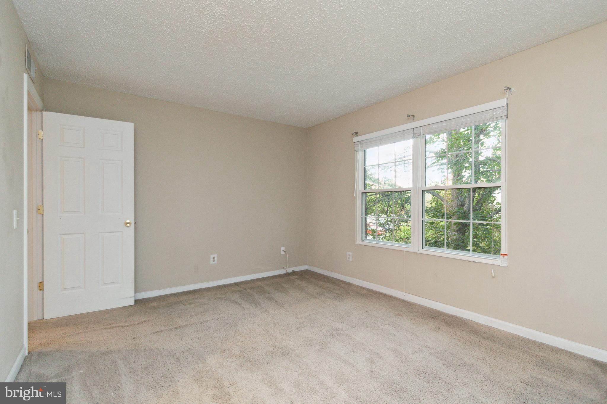 HUNTERS SQUARE - Residential Lease