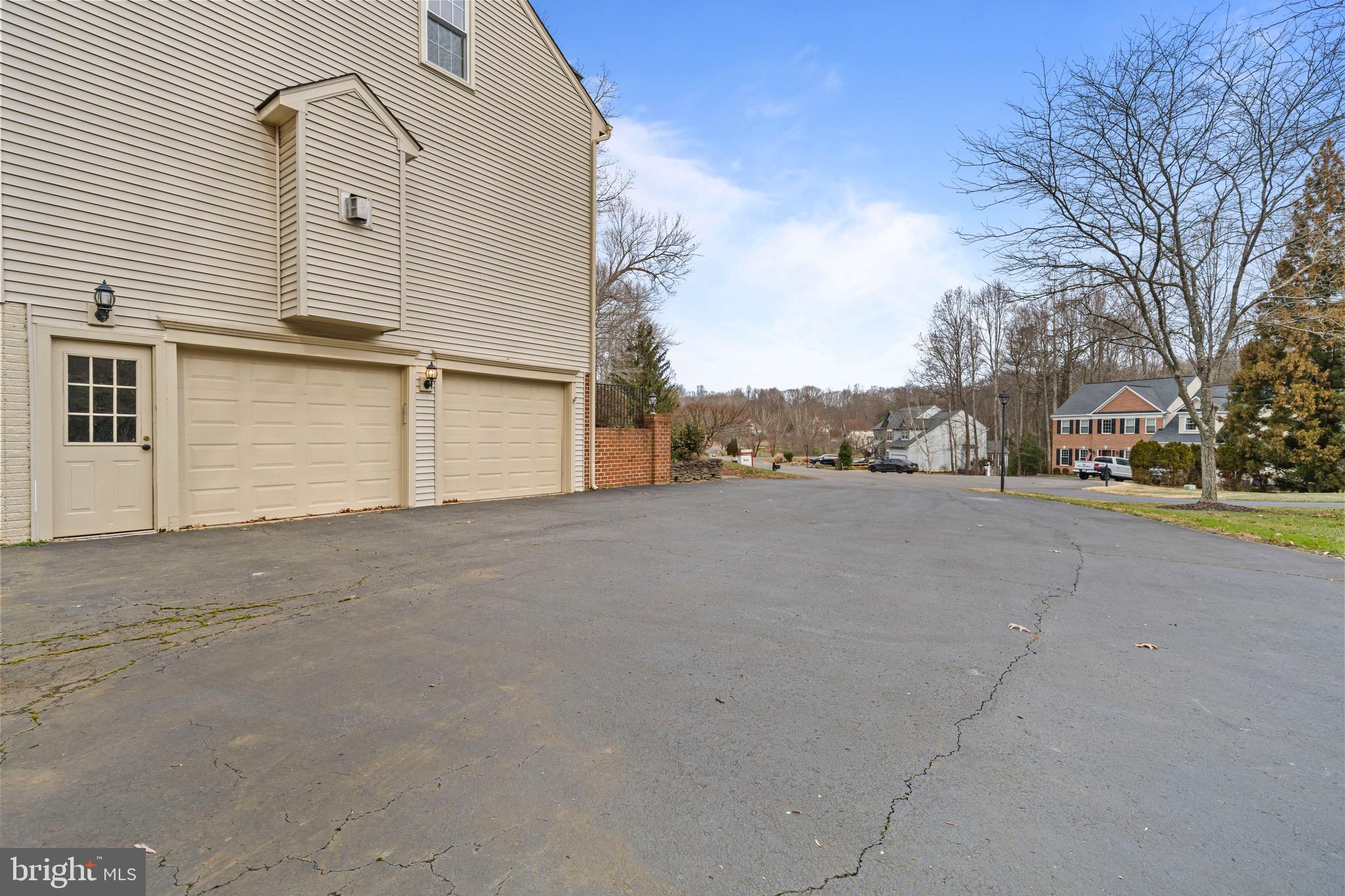 HUNTERS RIDGE - Residential