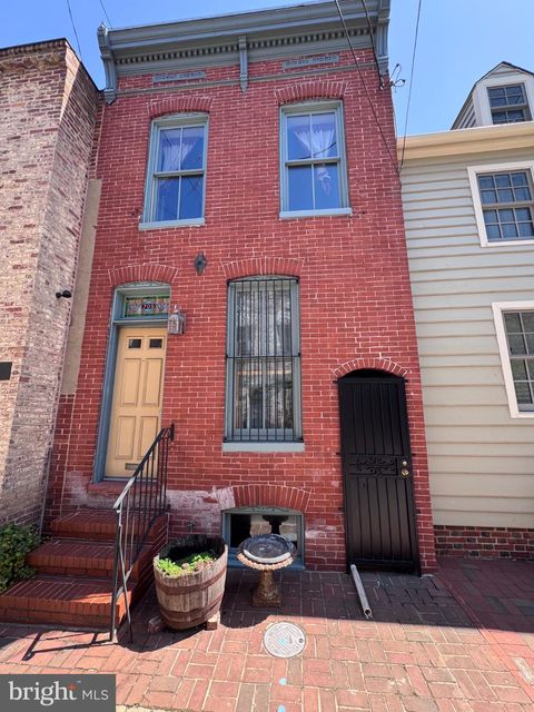 Photo of 705 S Regester Street, BALTIMORE, MD 21231 (MLS # MDBA2212364)