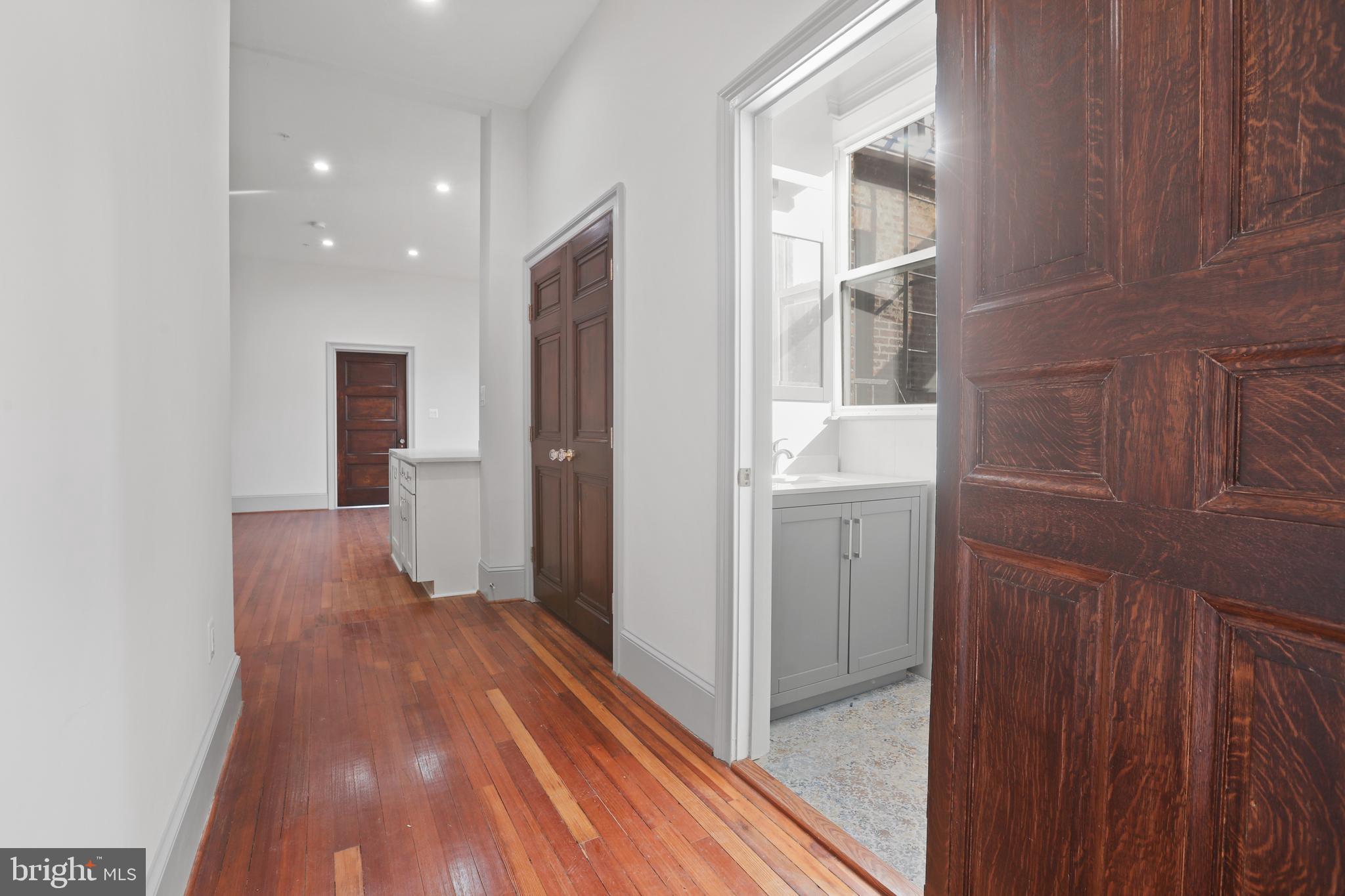 MOUNT VERNON PLACE HISTORIC DISTRICT - Residential Lease