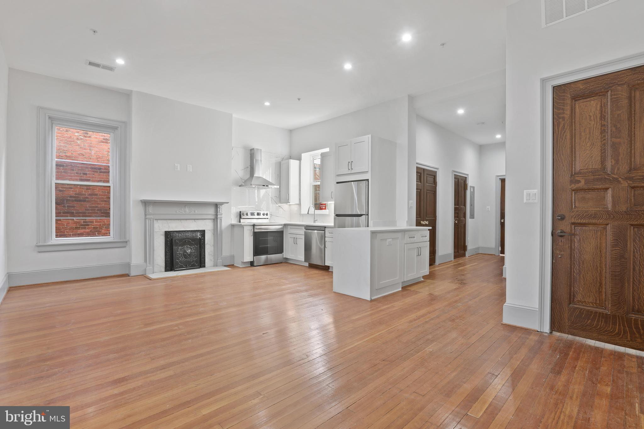 MOUNT VERNON PLACE HISTORIC DISTRICT - Residential Lease
