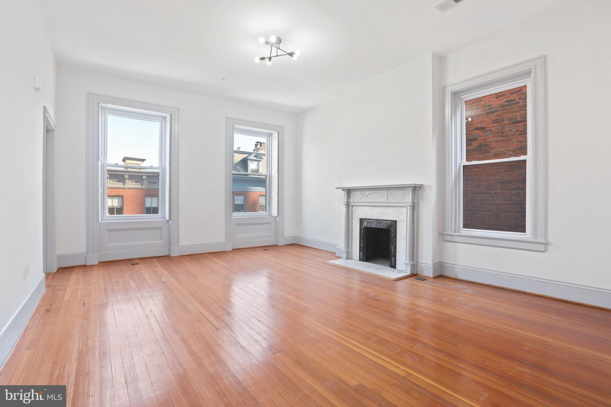 MOUNT VERNON PLACE HISTORIC DISTRICT - Residential Lease