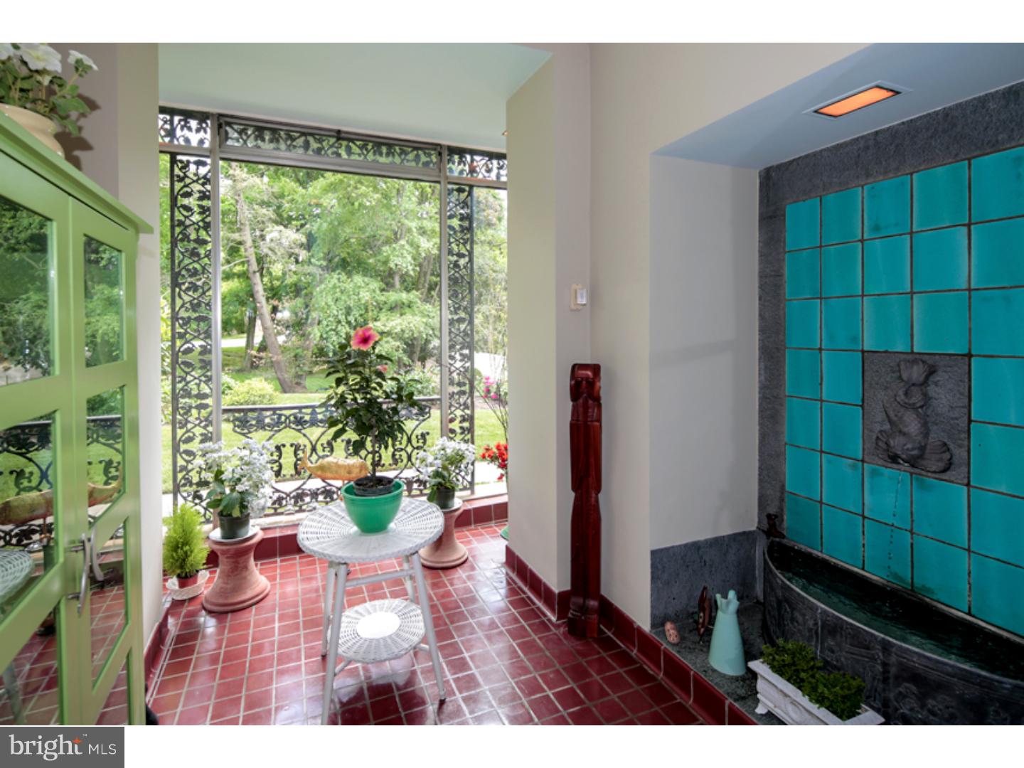 CHESTNUT HILL - Residential