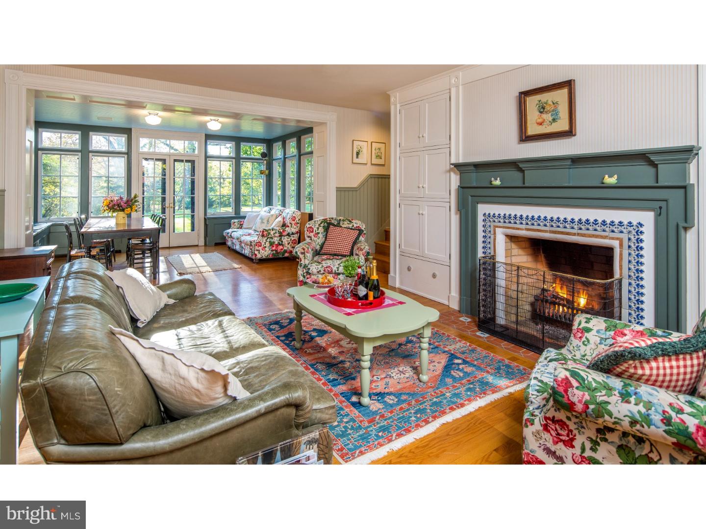 CHESTNUT HILL - Residential