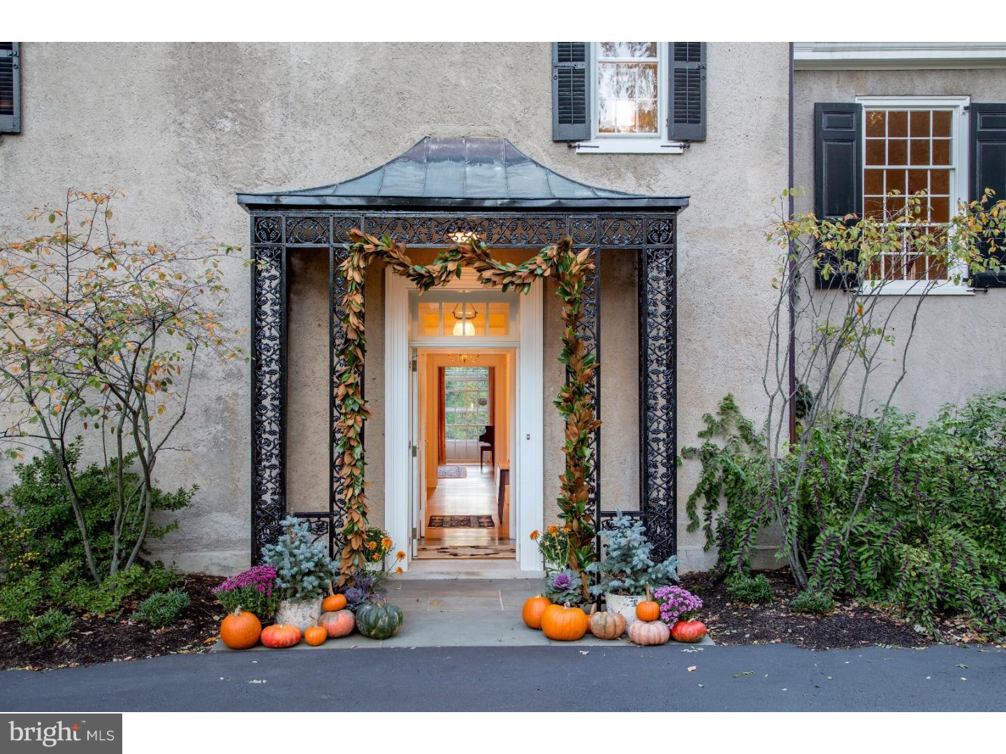 CHESTNUT HILL - Residential